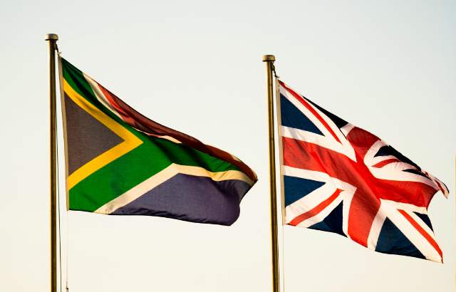 ON THE MOVE : MOVING OR ALREADY MOVED, FROM SOUTH AFRICA TO THE UK