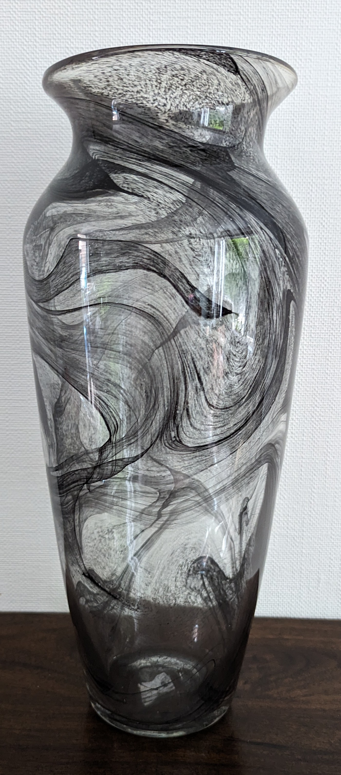 Parlane vaas, YUNA glass grey, Ø15,5 cm hoogte 37 cm.