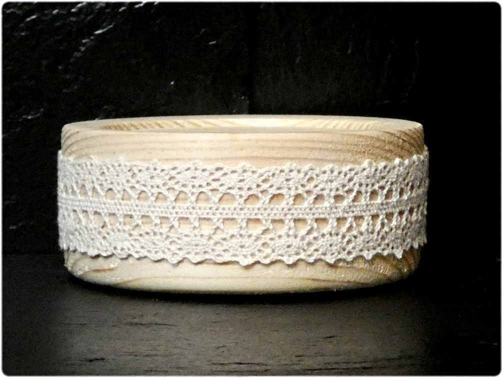 Lace is available in Ivory or White. This base is suitable for all our candles.