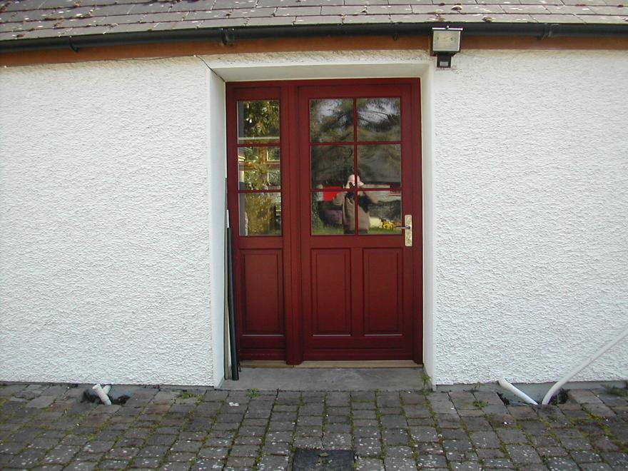 Door in ruby red, Ral no. 3003