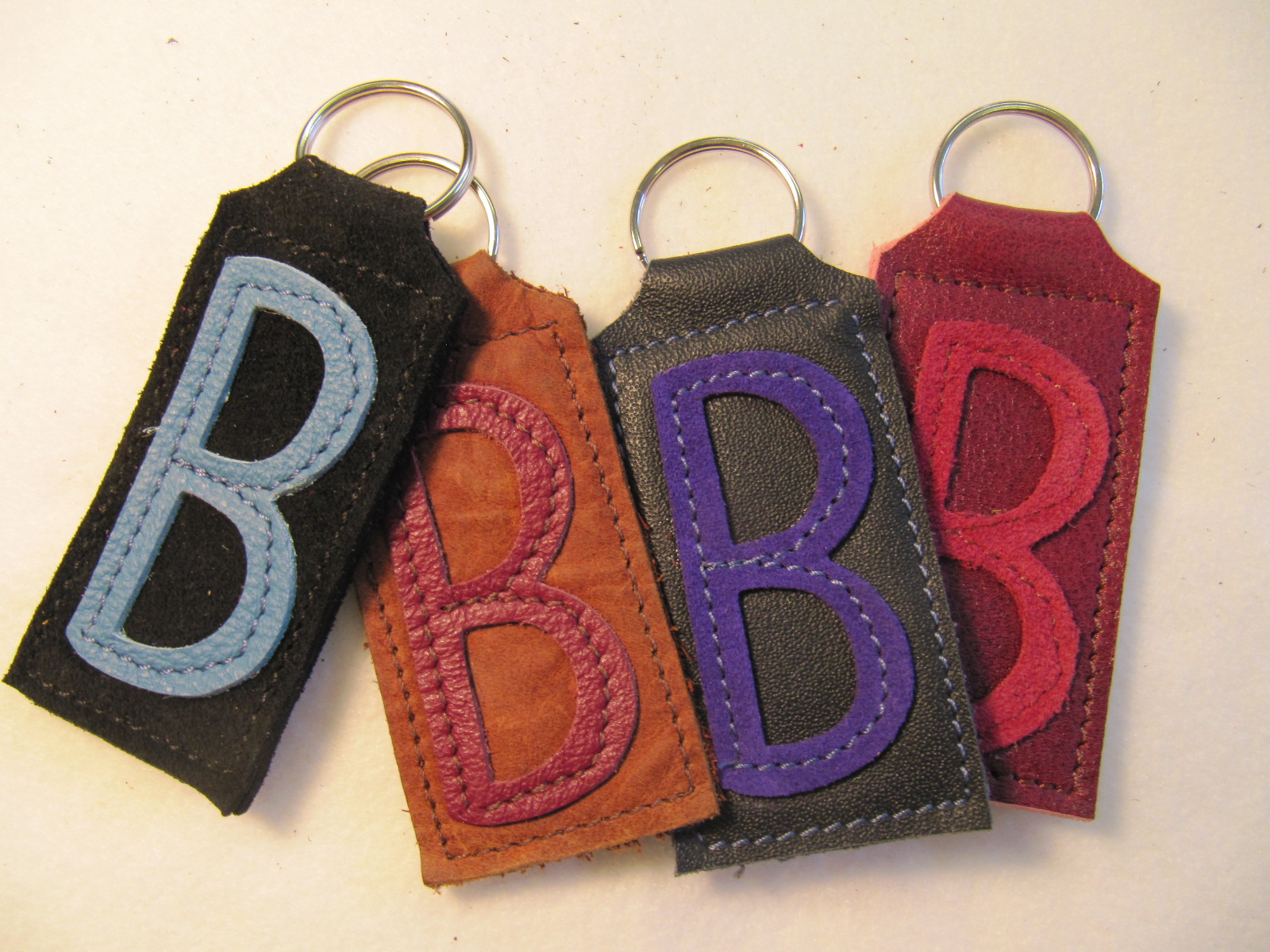 Initial leather key fobs 'B'