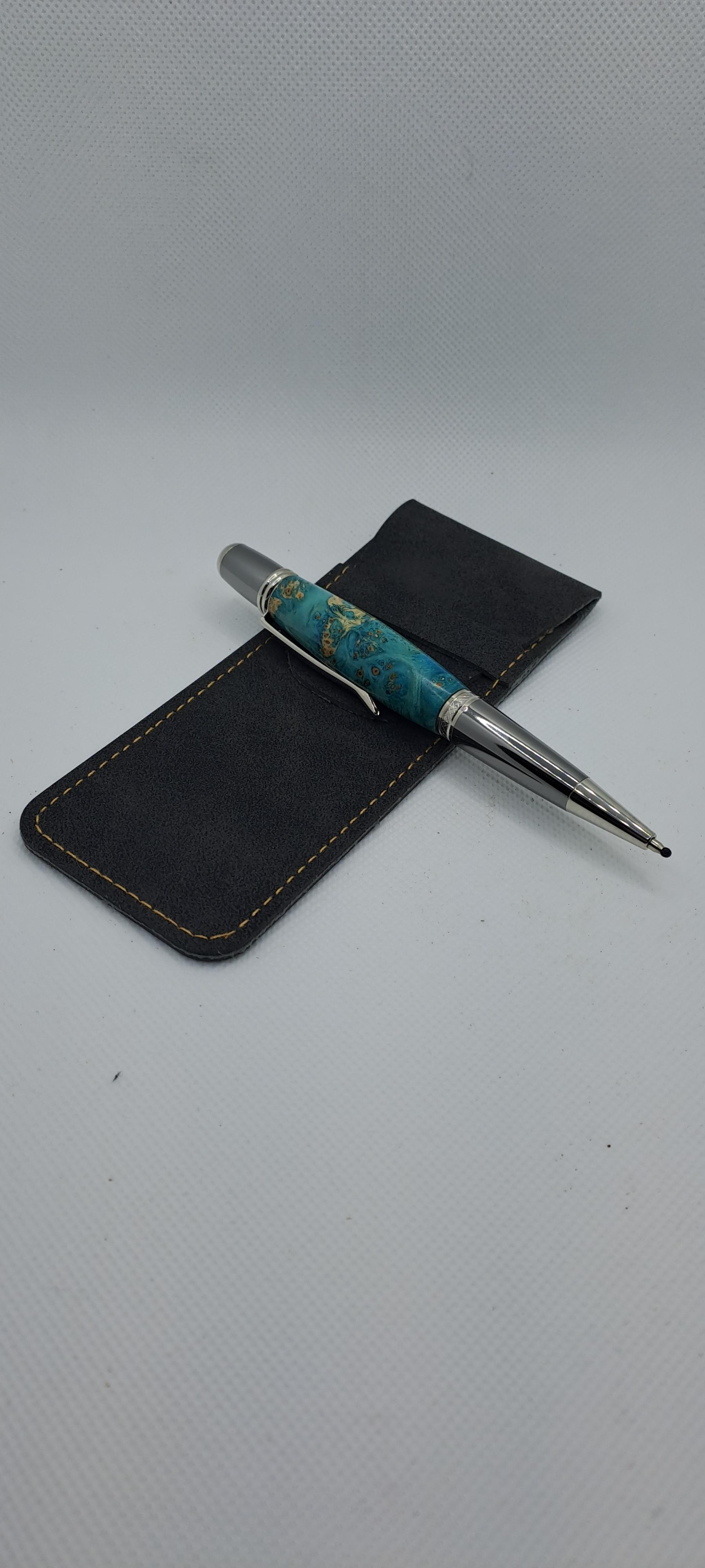 Platinum Venetian pen blue maple burl and black PU leather case