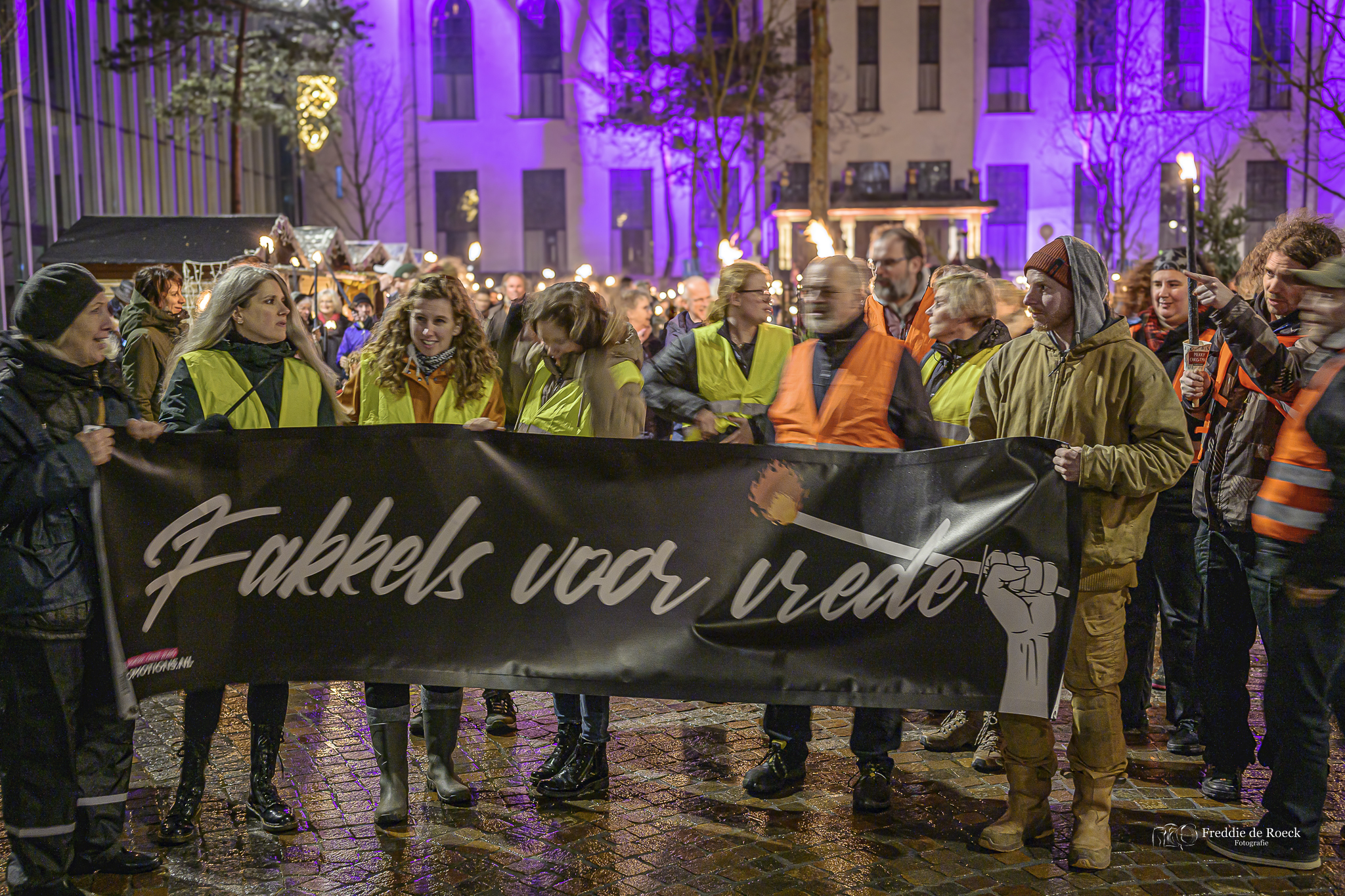 Fakkels voor Vrede  Tilburg  _ Foto _ Freddie de Roeck _  24  Dec 2023  -13jpg