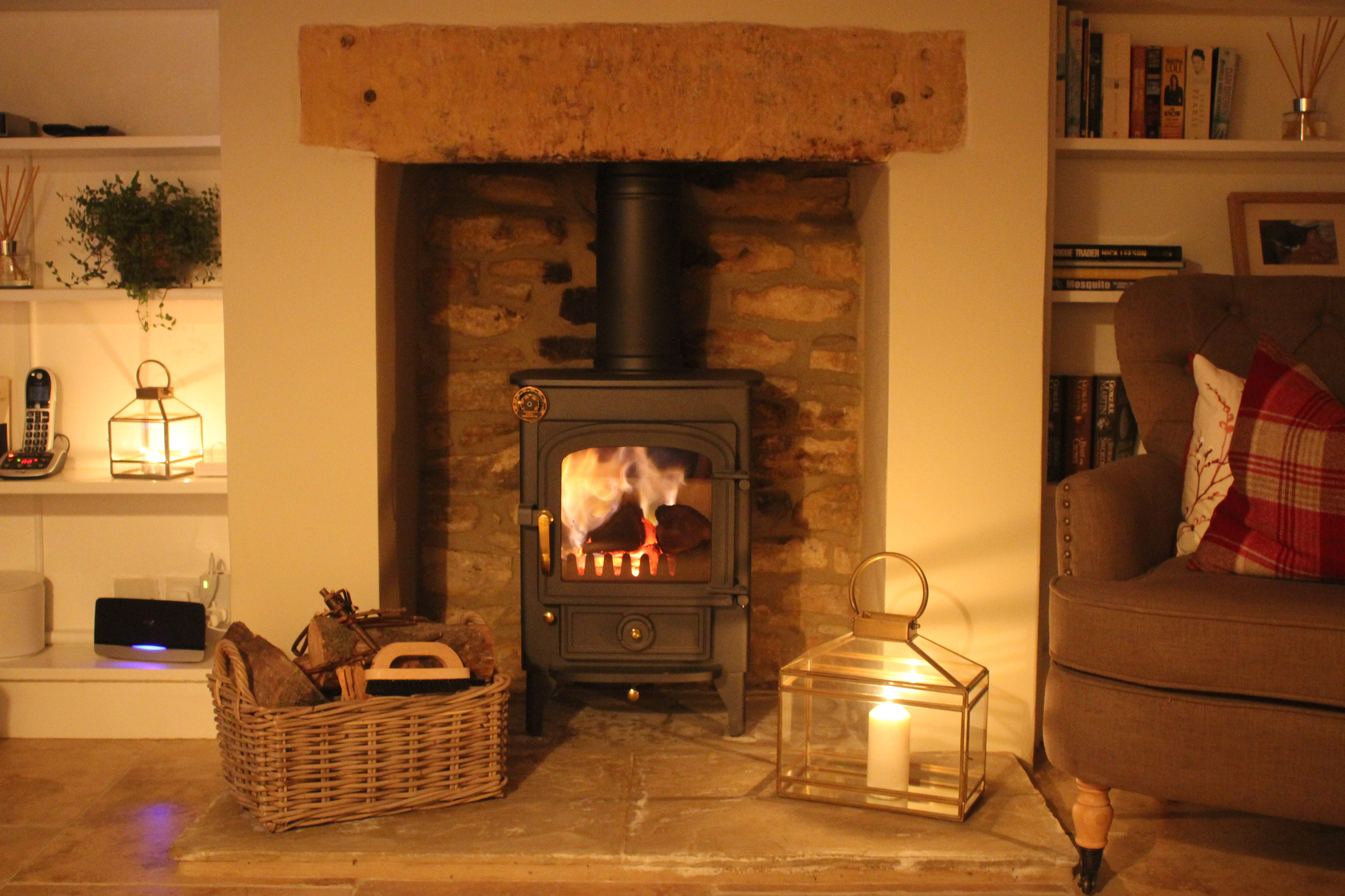 Ebrington Holiday Cottage Clearview wood burning stove