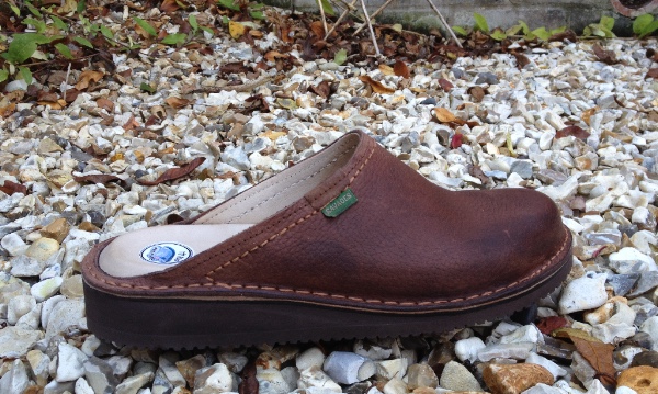 Standard Plus Mule in Polished Brown