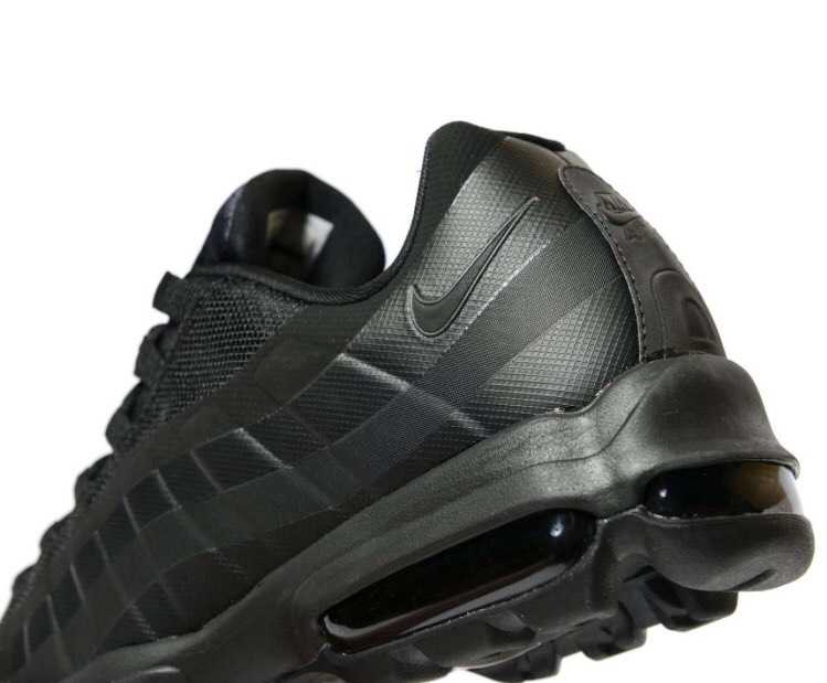 nike air max 95 essential triple black