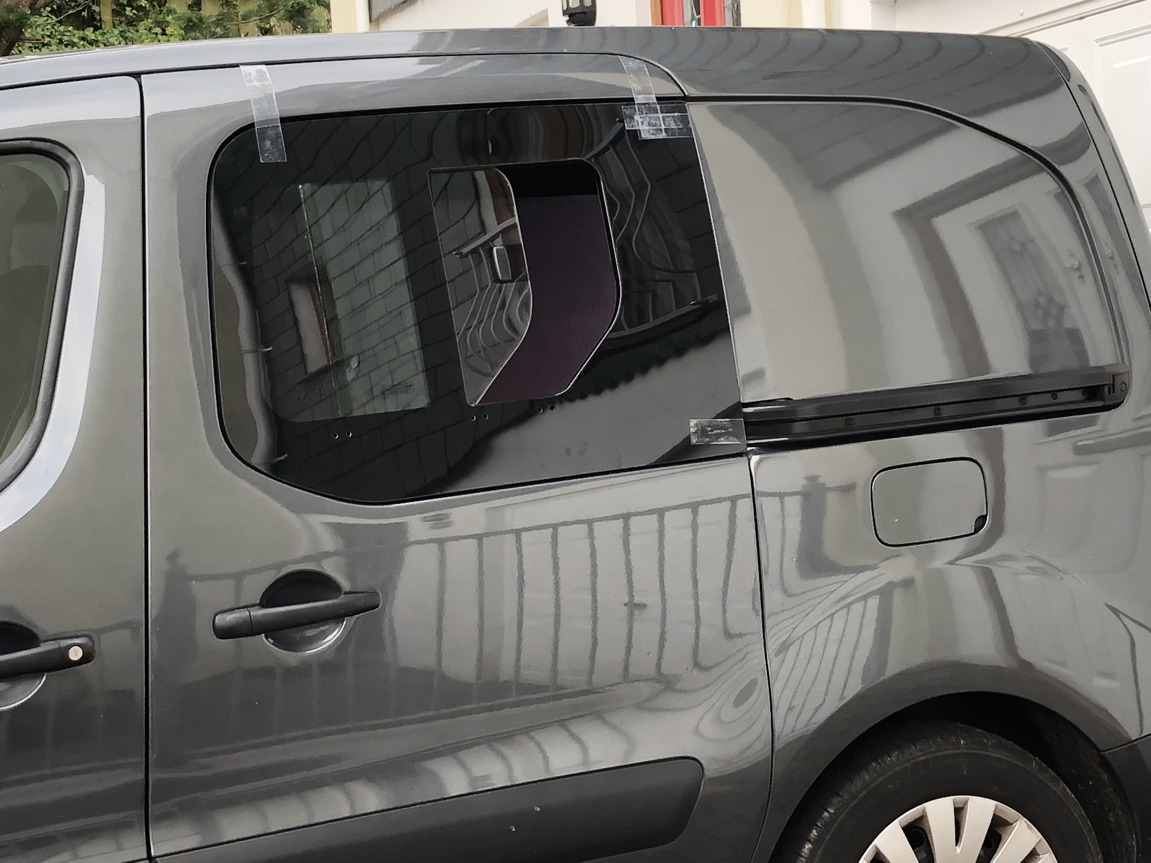 Berlingo, Partner, Combo E, Left Front Sliding Window, Privacy Glass