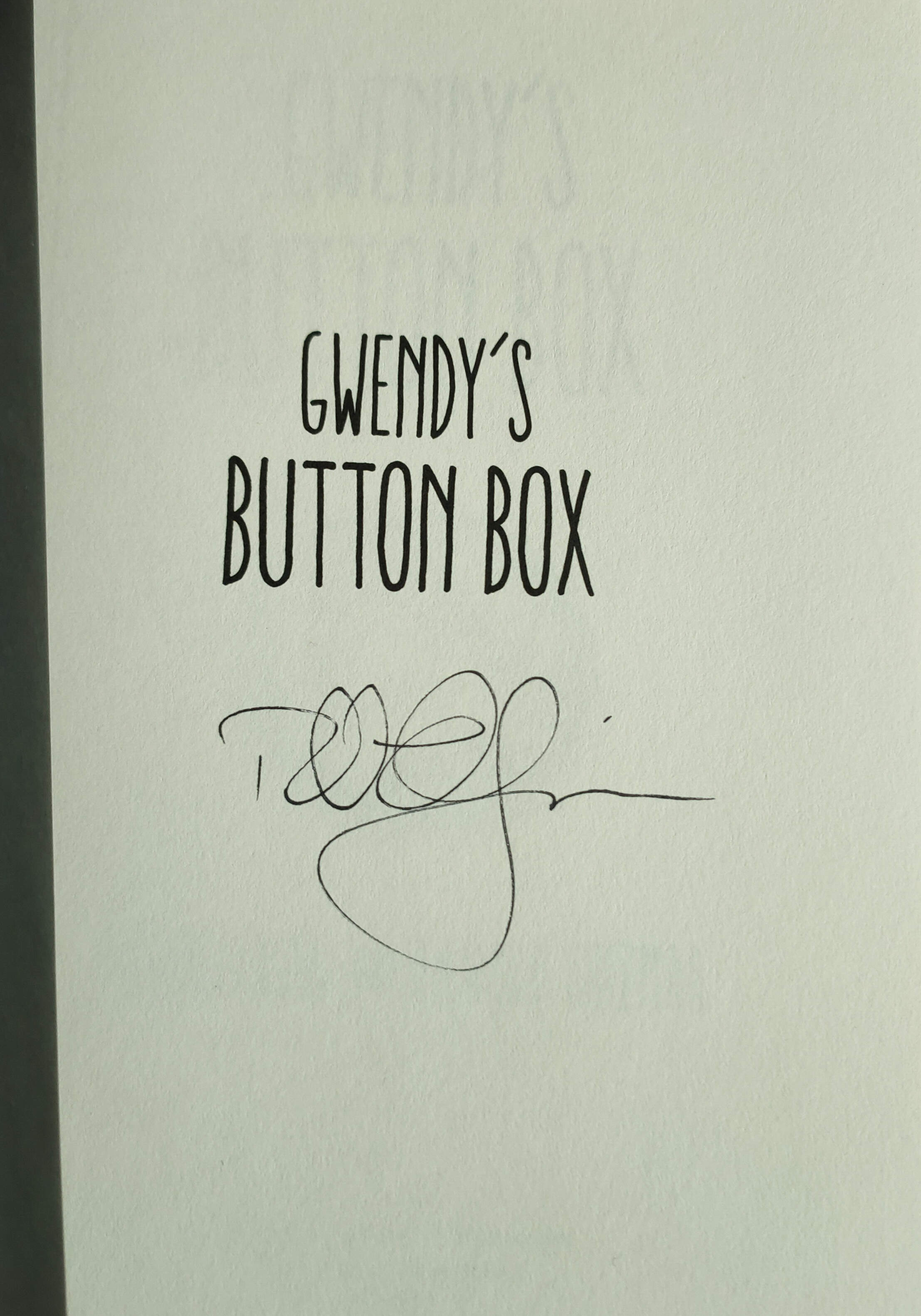 Gwendy's Button Box Signed US First Edition
