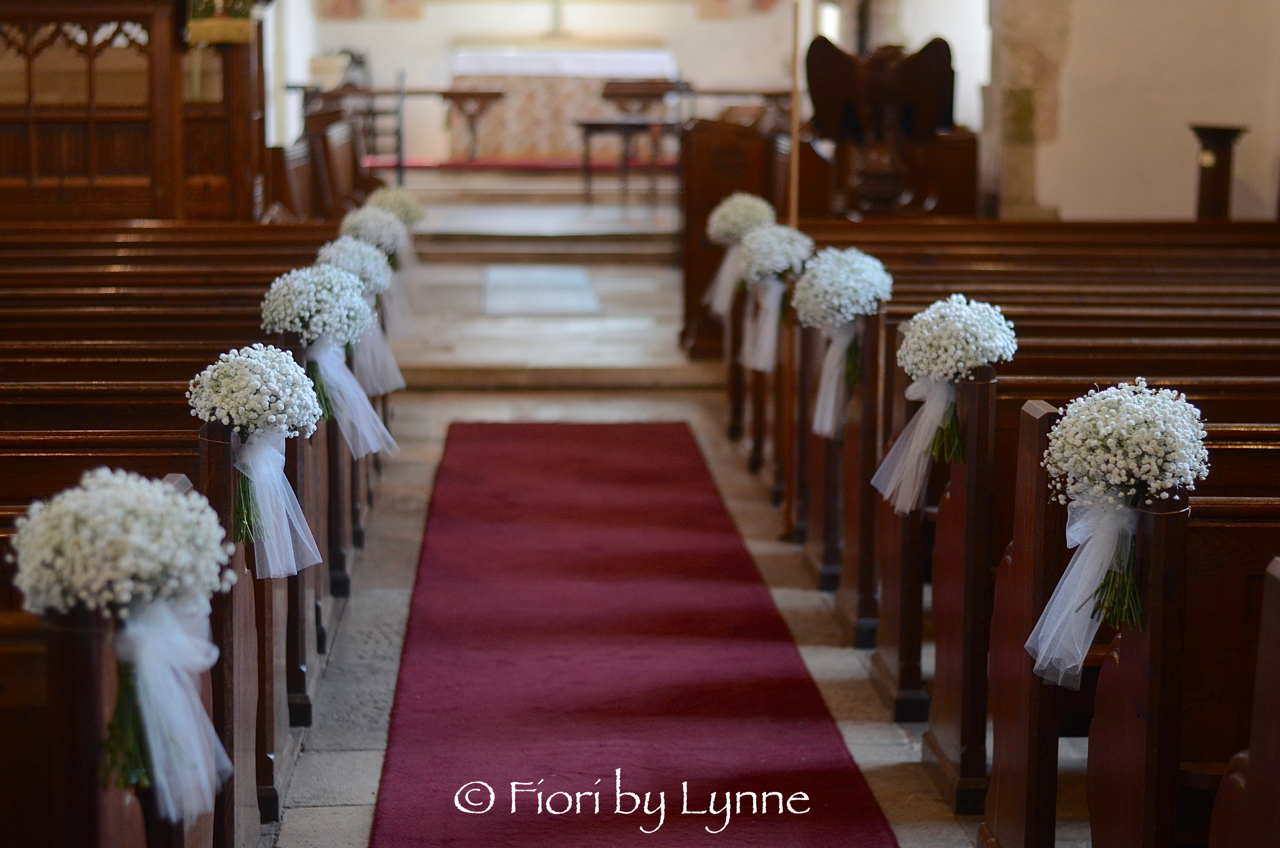 church-pew-ends-gypsophila.jpg