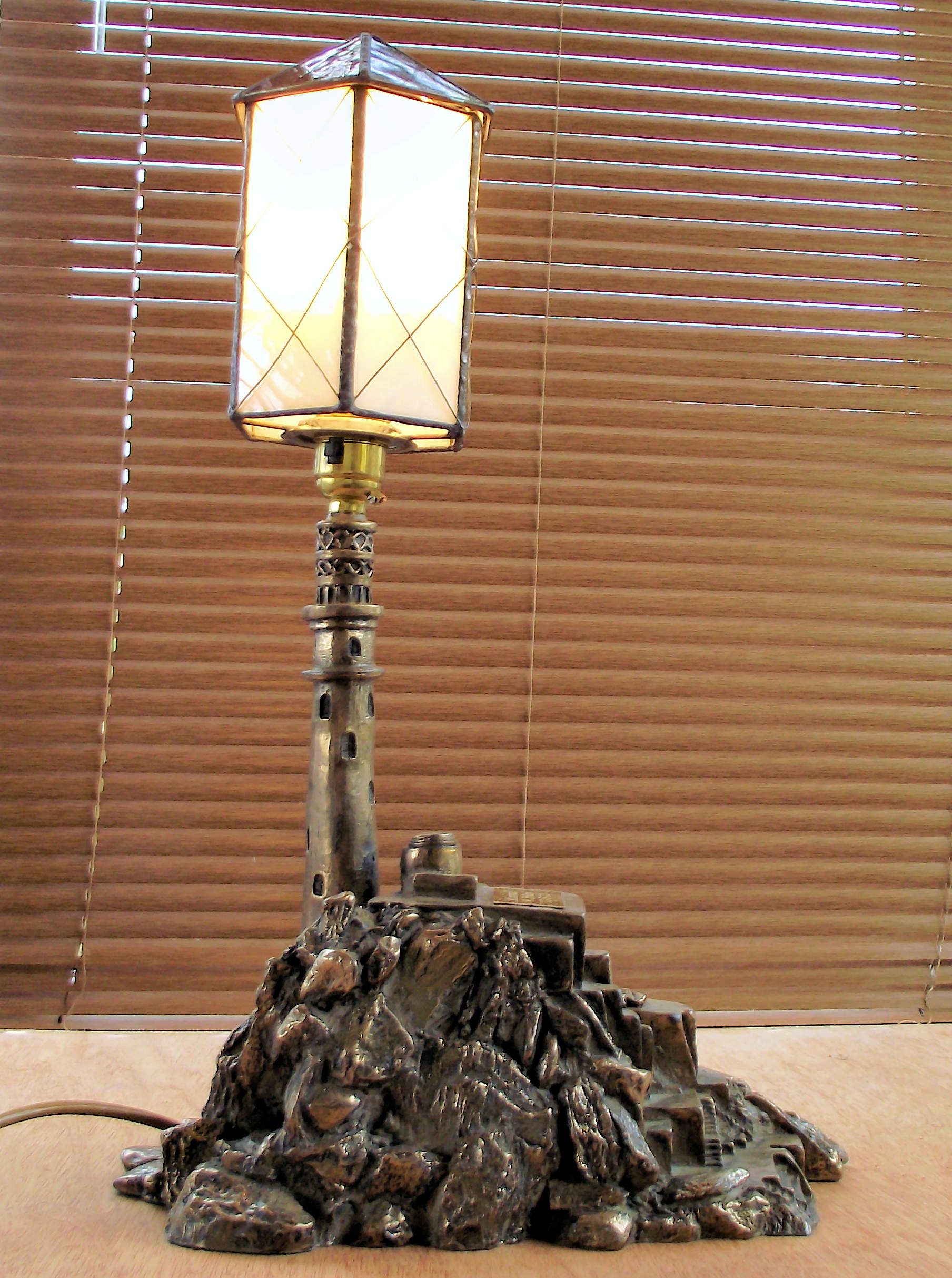 Stained-glass shade to fit Reinhart cold-cast bronze bases