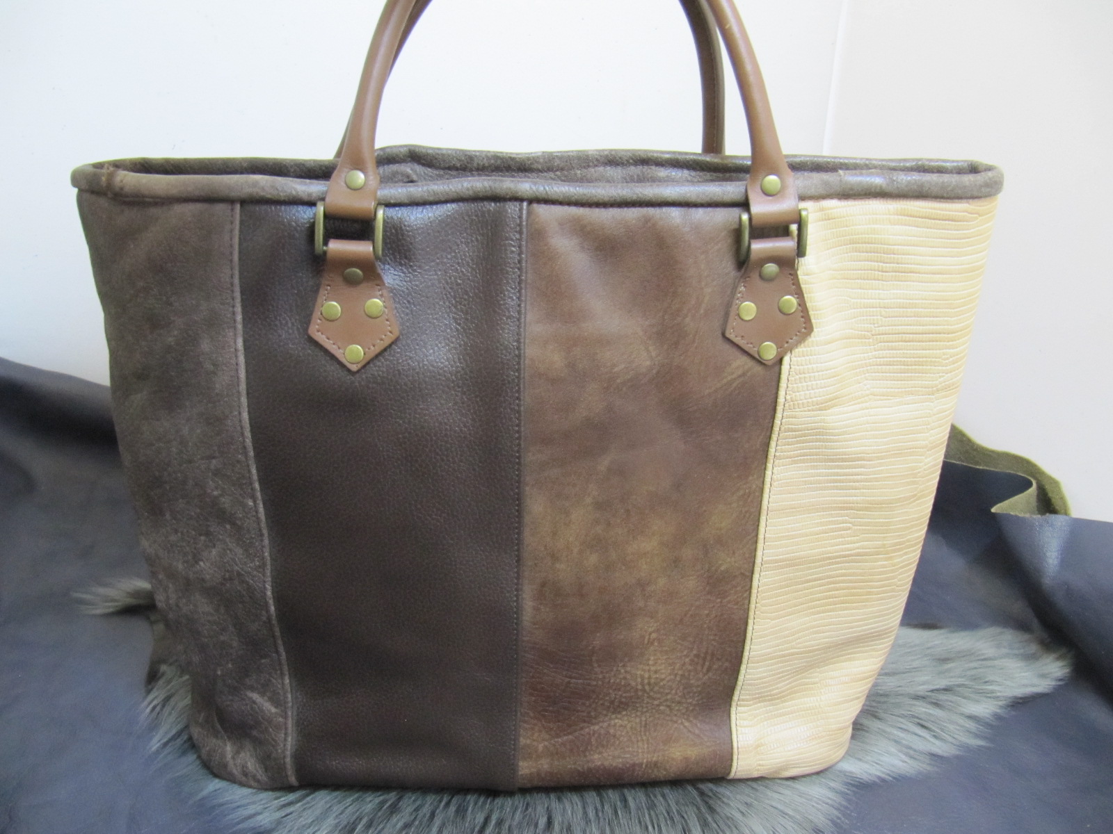 Leather shopper with handles