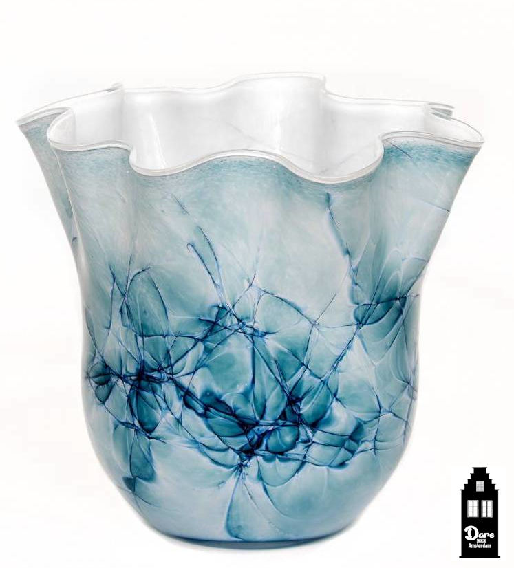 lanthaan Afhaalmaaltijd Vergelding Design vaas van het merk Fidrio, THUNDER BLUE