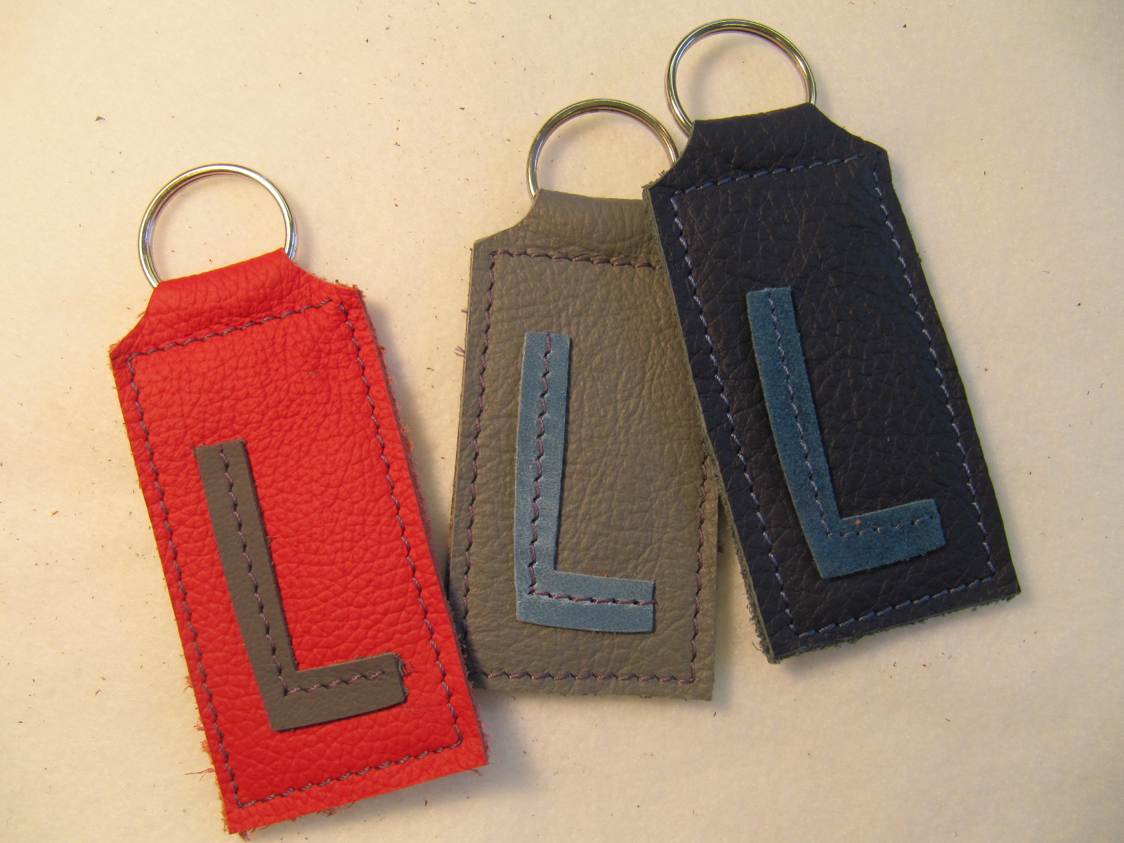 Initial leather key fobs 'L'