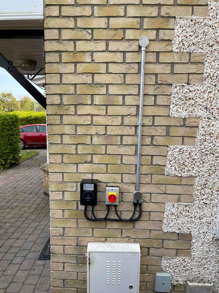 7.2 KW EO Charging Station Complete With APP and CT load mangement