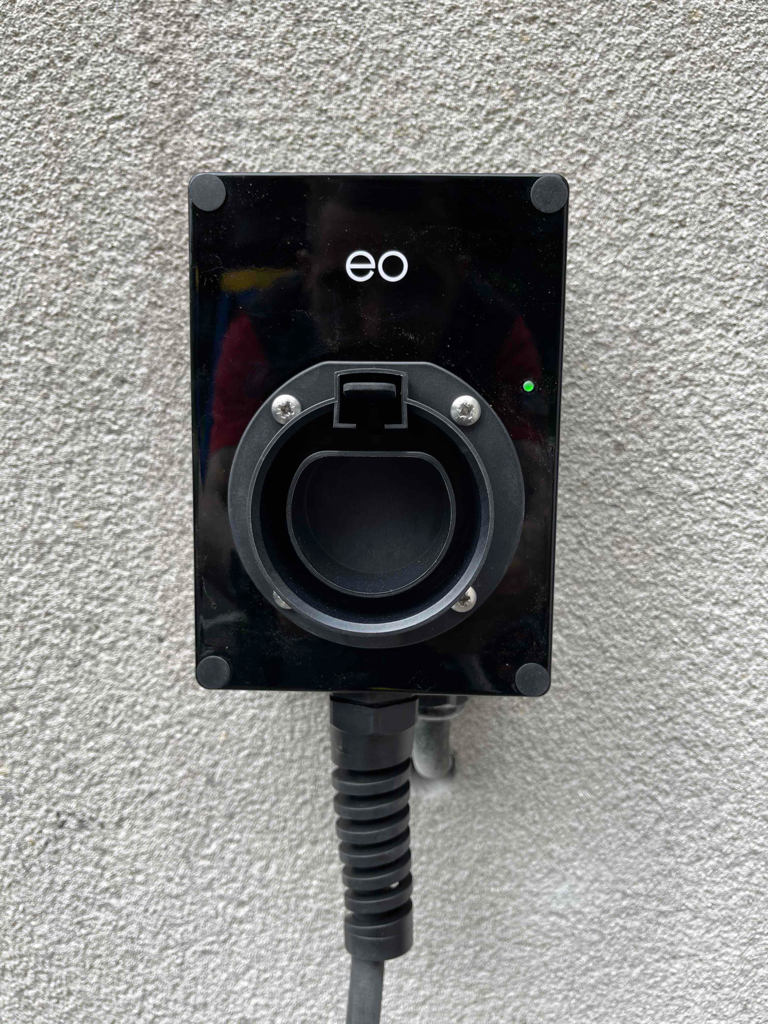Tethered 7.2 KW EO EV Charger Smart CT  and APP