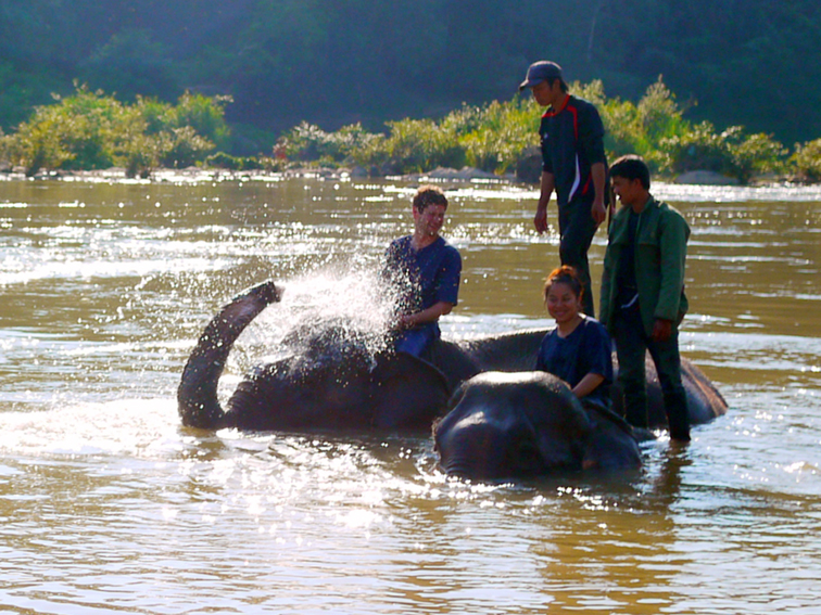 รูปภาพที่แนะนำ