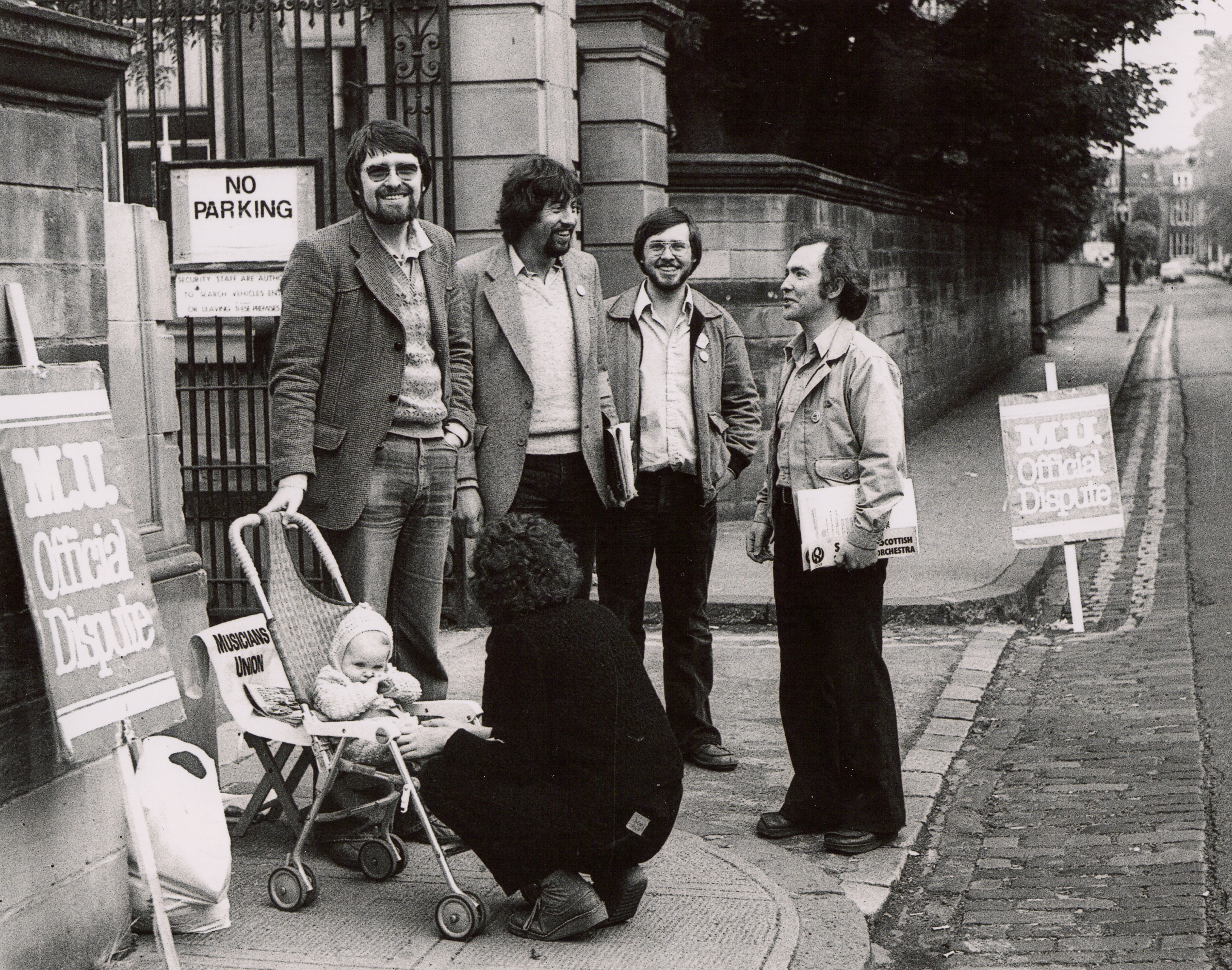 Picket during 1980 MU strike to save BBCSSO with Bill Sweeney left, Eddie McGuire, right