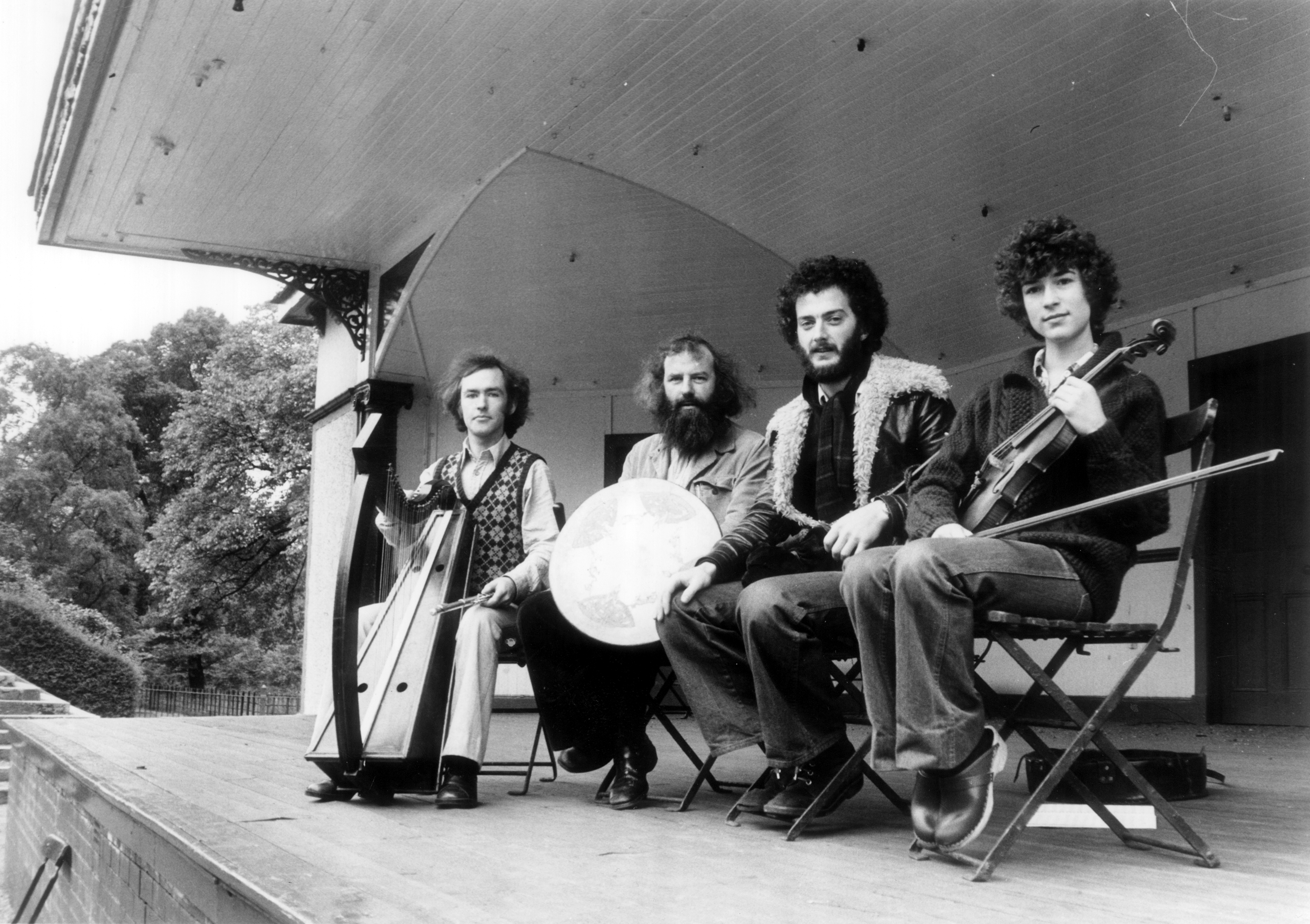 Eddie on harp with Mick Broderick, Rab Wallace & Rae Siddall of The Whistlebinkies Glasgow 1976