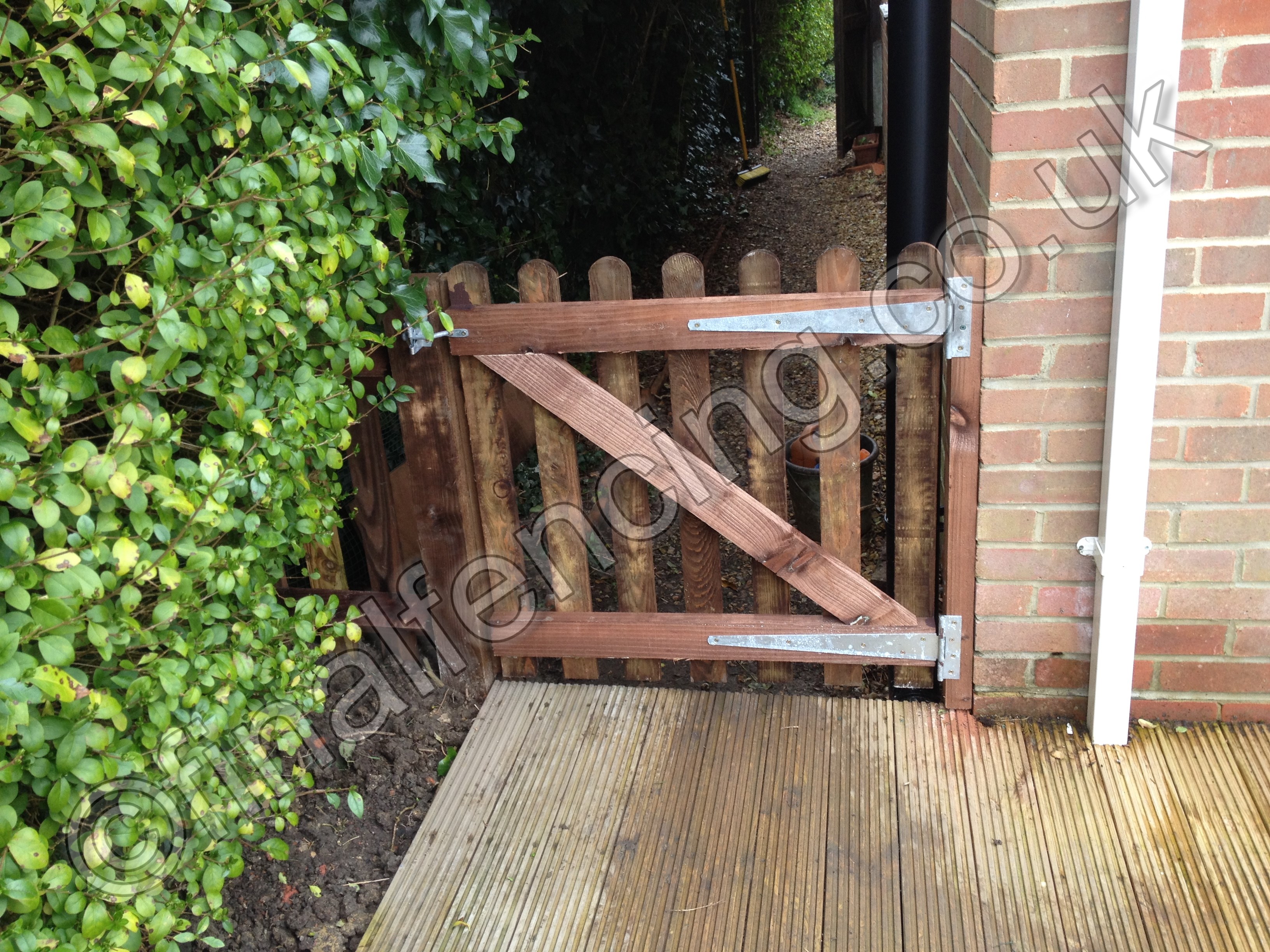 Wicket Left Hand Hung Gate