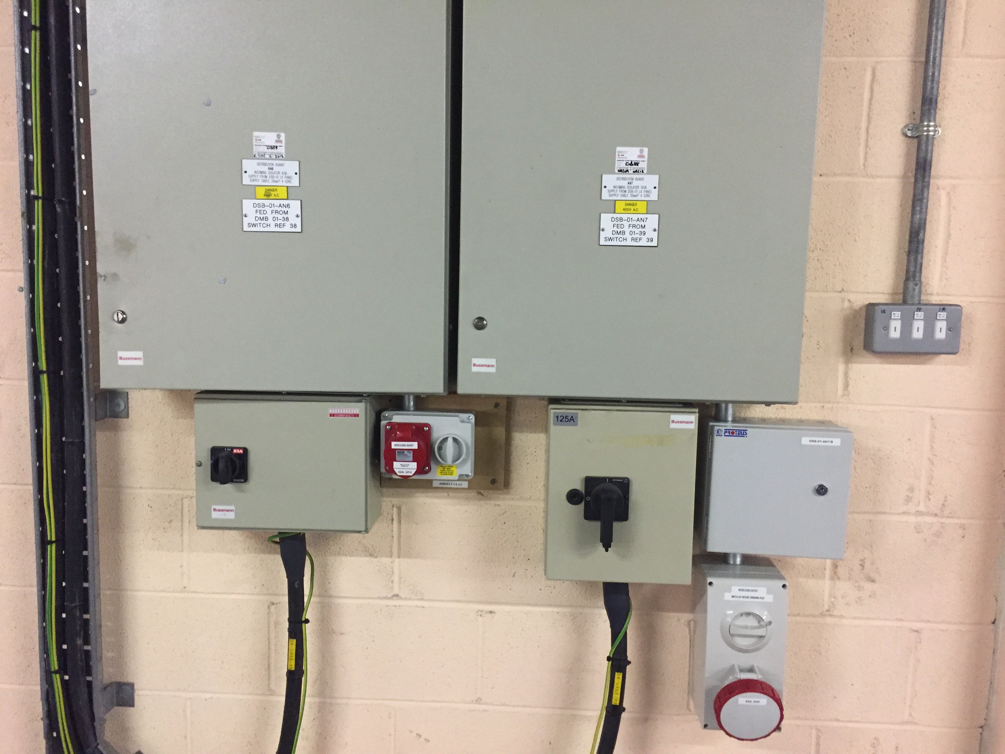 Addition 3 phase sockets added to existing industrial installation (after)