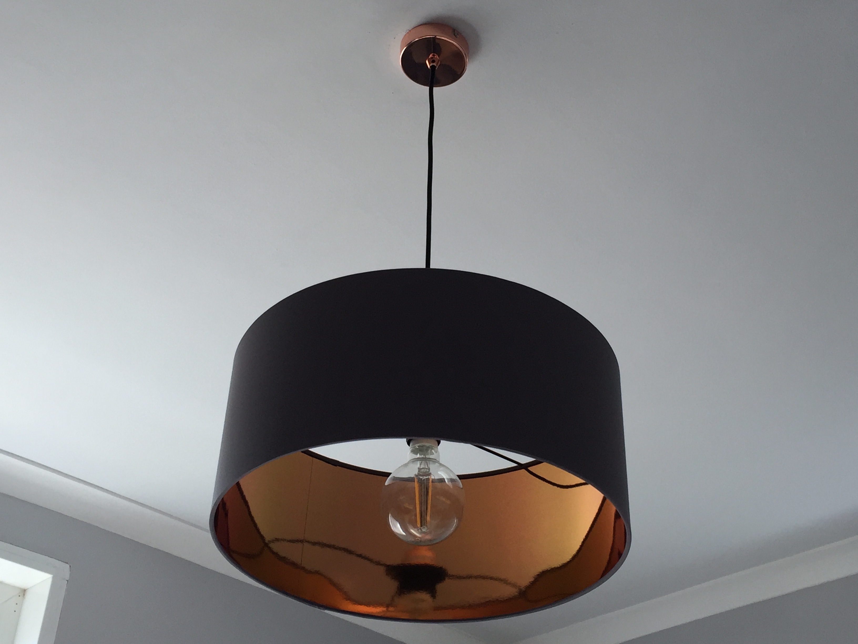 New pendant light fitting with decorative dimmable LED lamp