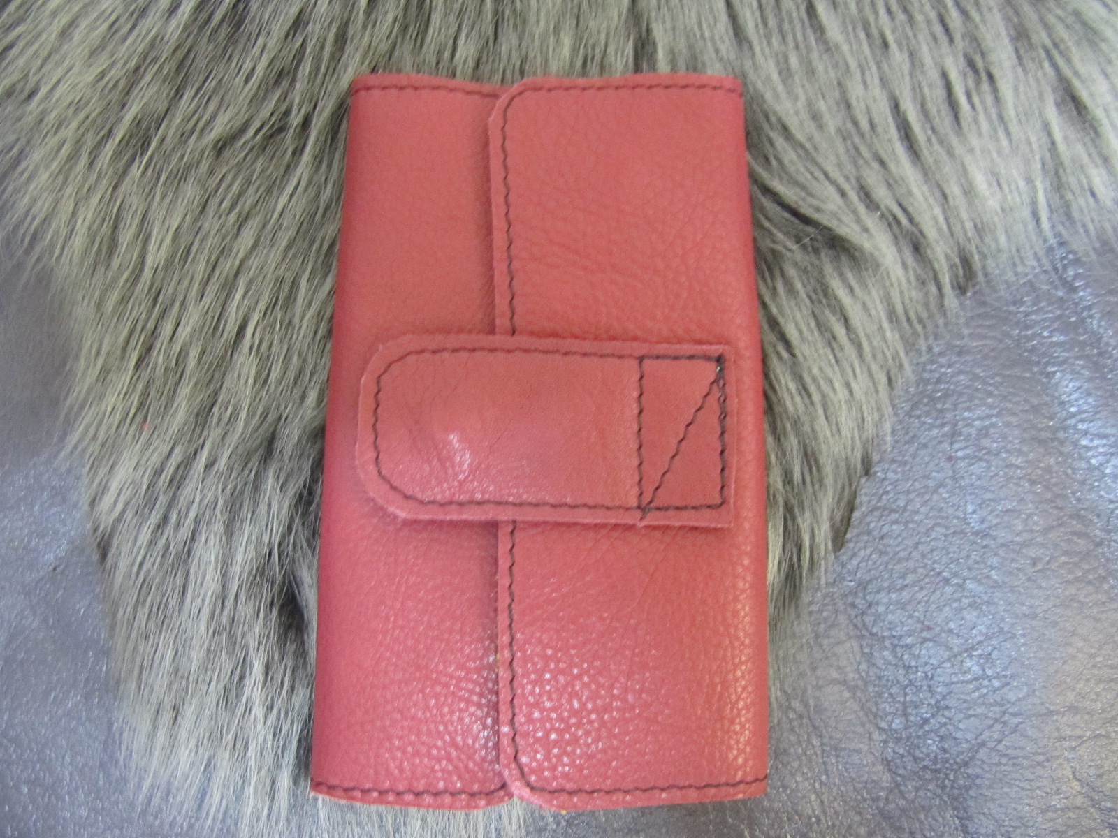 Leather key case red & green leaves