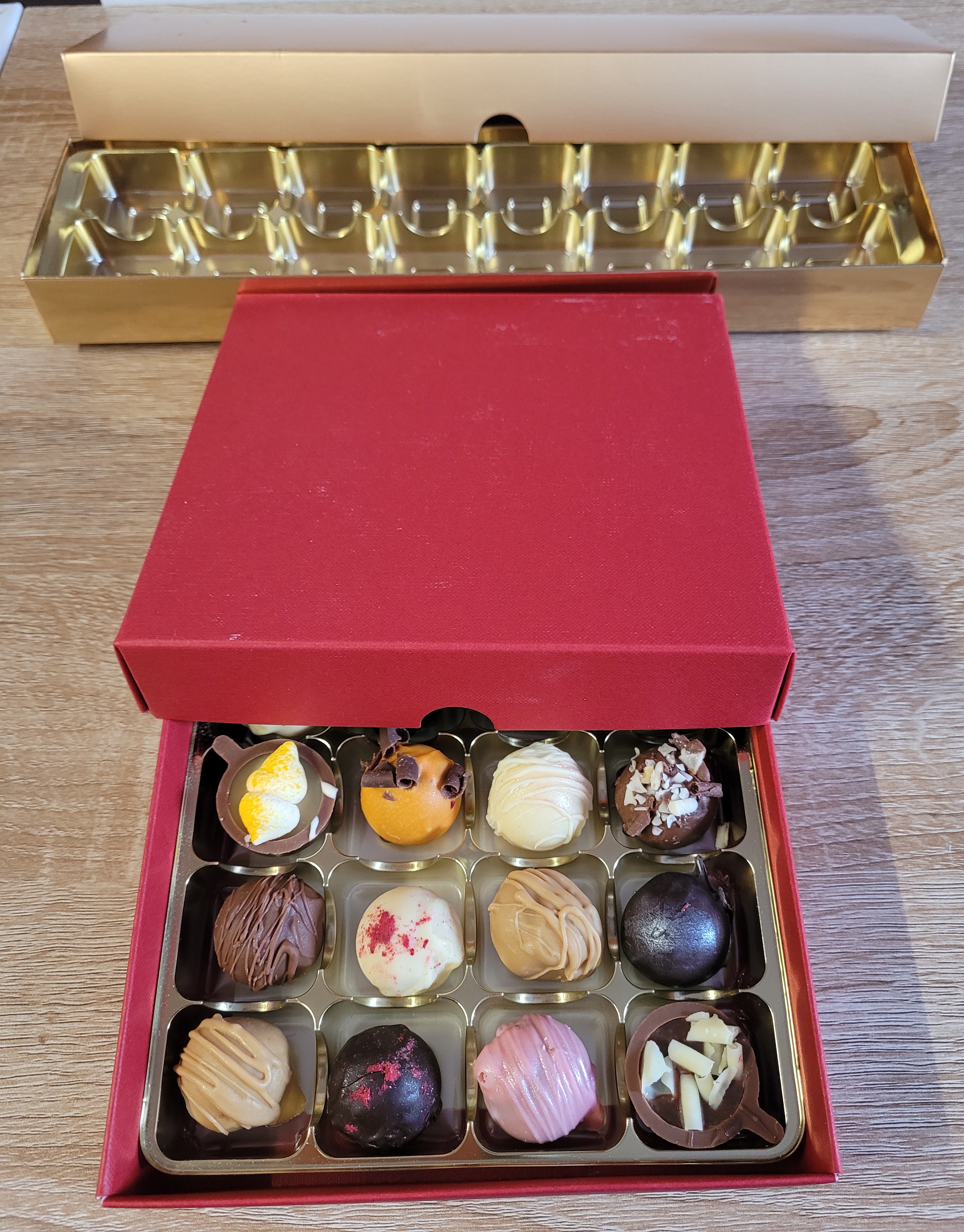 Box of 16 assorted truffles.