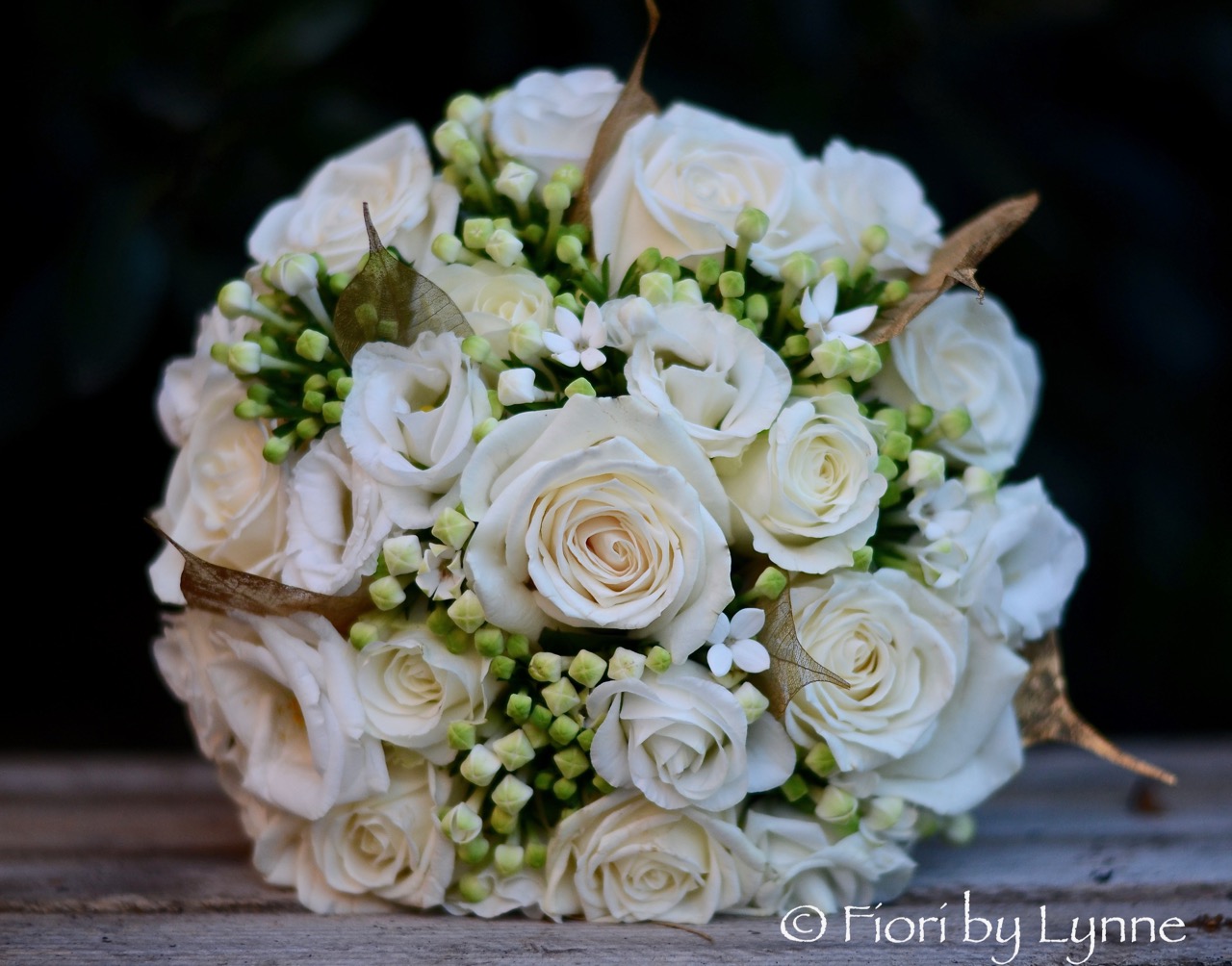white+gold-bouquet-rose,lisianthus,bouvardia,gold-skeleton-leaf.jpg