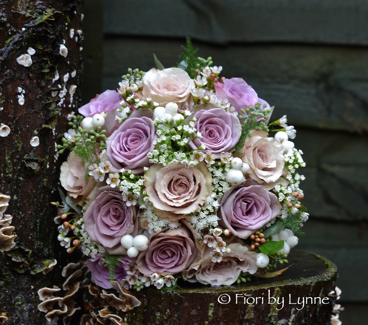 autumnal-bouquet-vintage-tones-champagnememorylane.roses-berry.jpg