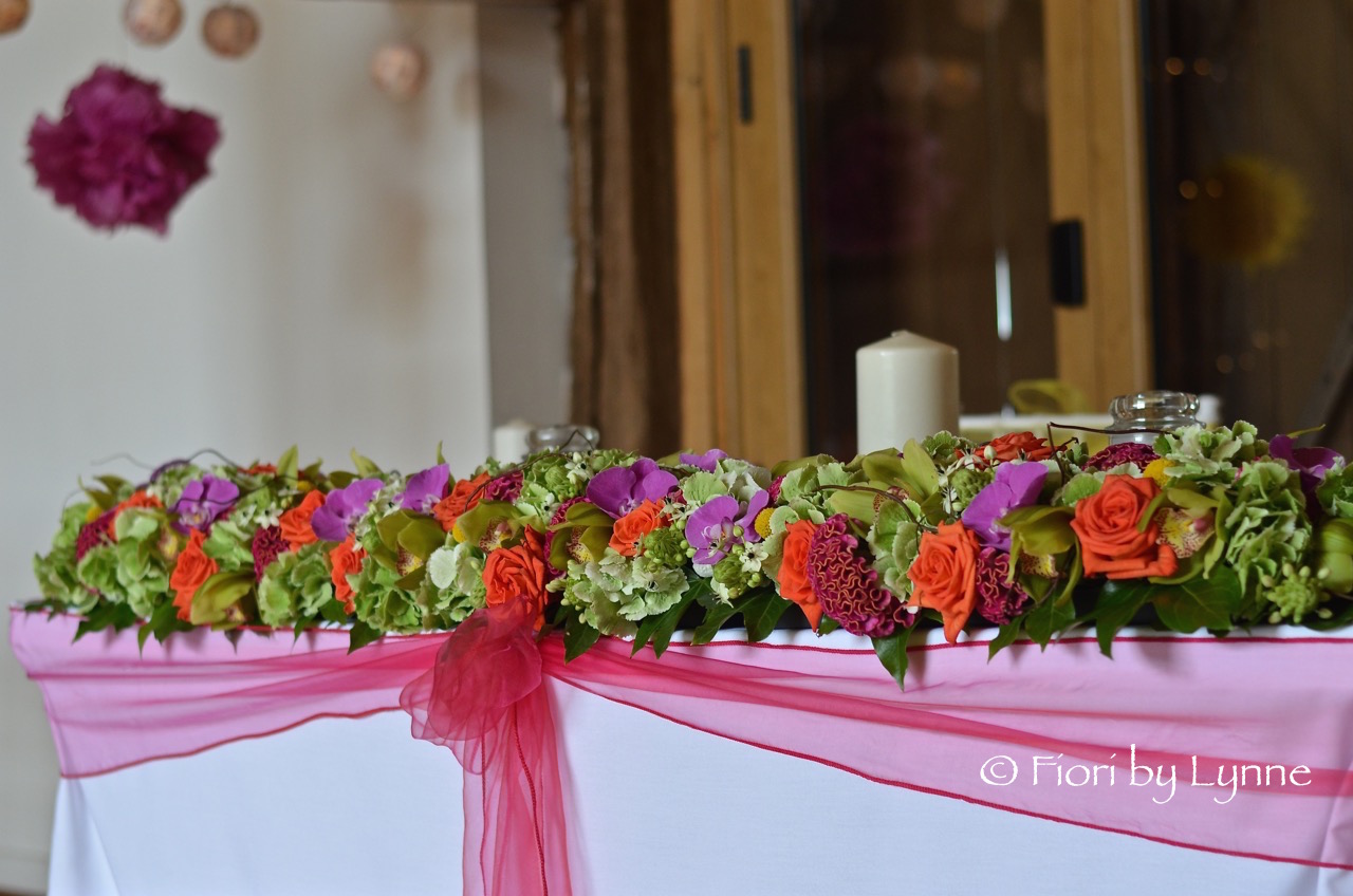 ceremony-table-skylarksbright-orchids-modern.jpg