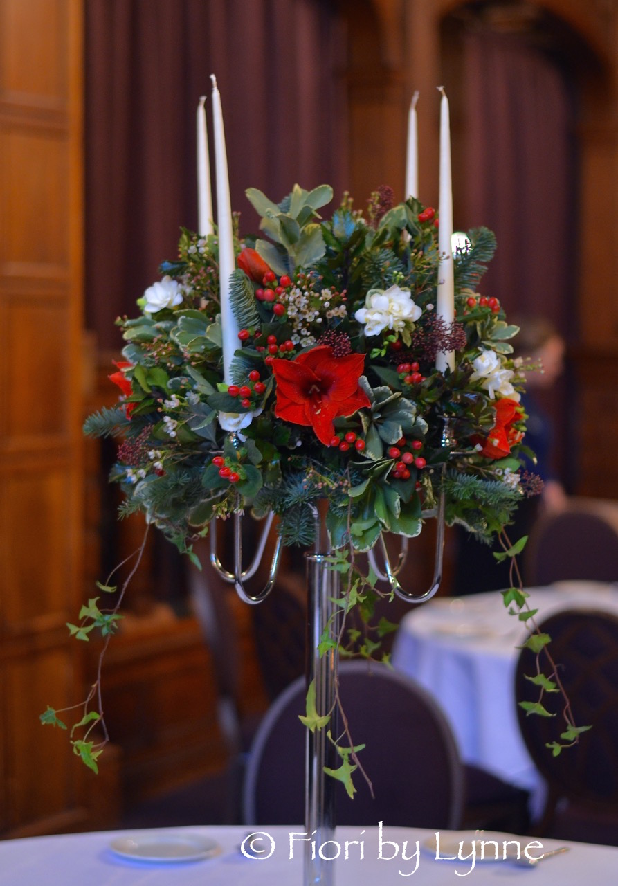 christmas-candelabra-flowers-rhinefieldhouse-reds.jpg