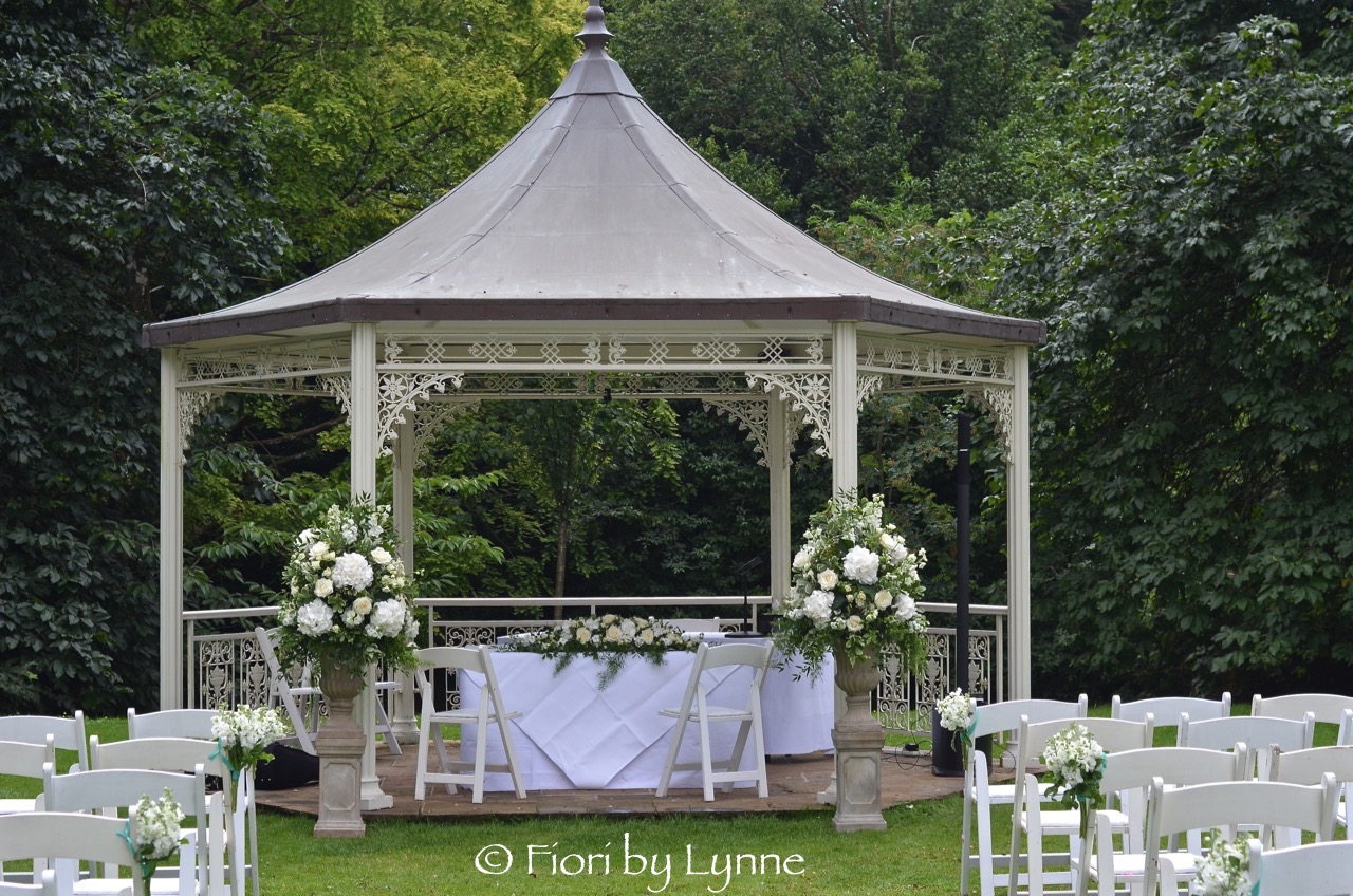 lainstonhouse-pavilion-wedding-flowers-ceremony.jpg