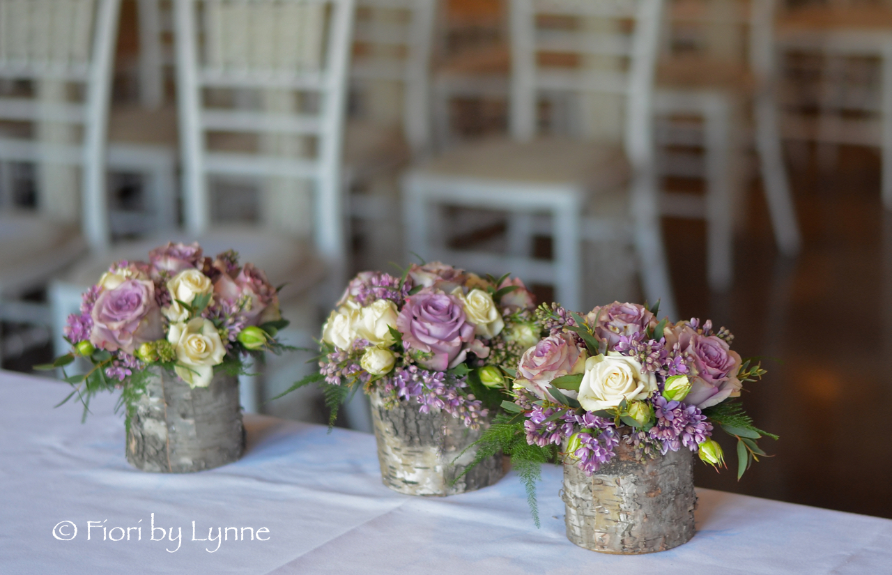 rustic-bark-box-flowers-ceremony-table-easthortongolf.jpg
