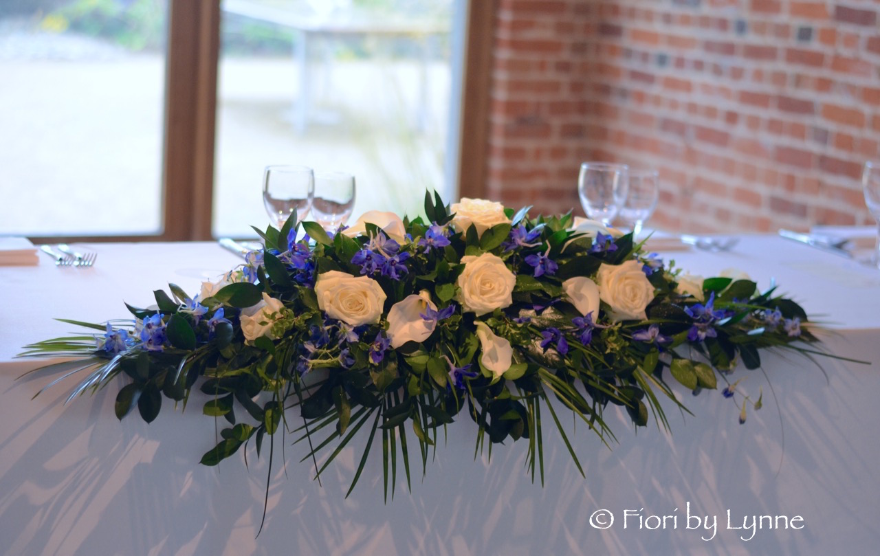 simple-top-table-traditional-longlow-whiteandblue1.jpg