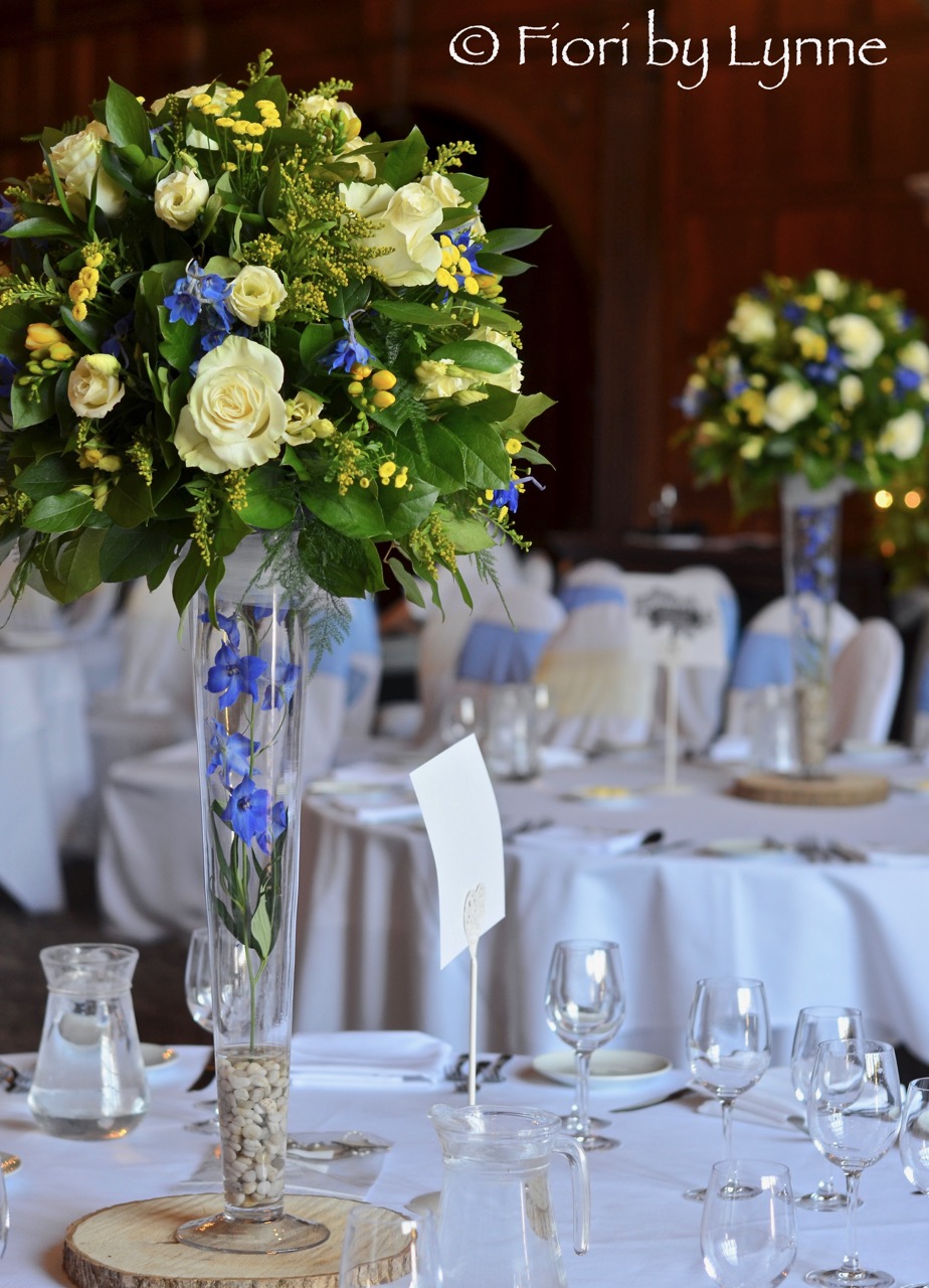 spring-centrepieces-blues-yellows-tall-rhinefieldhouse.jpg