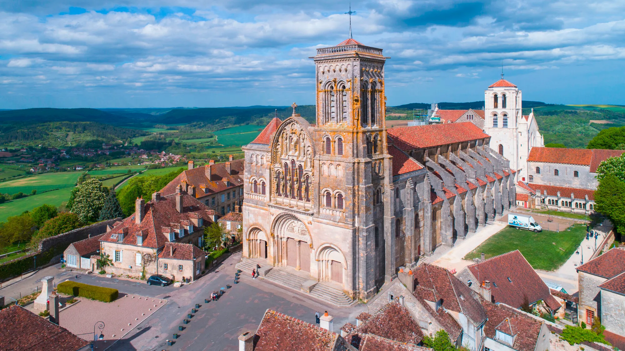 la-basilique-sainte-marie-madeleine-de-vezelay 1webp