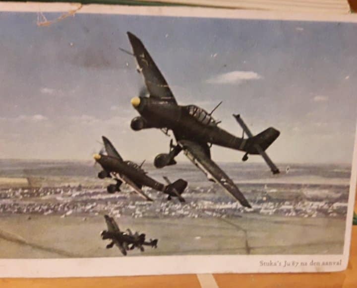 2 NEDERLANDSTALIGE propagandapostkaarten Luftwaffe / origineel  Messerschmit en Stuka