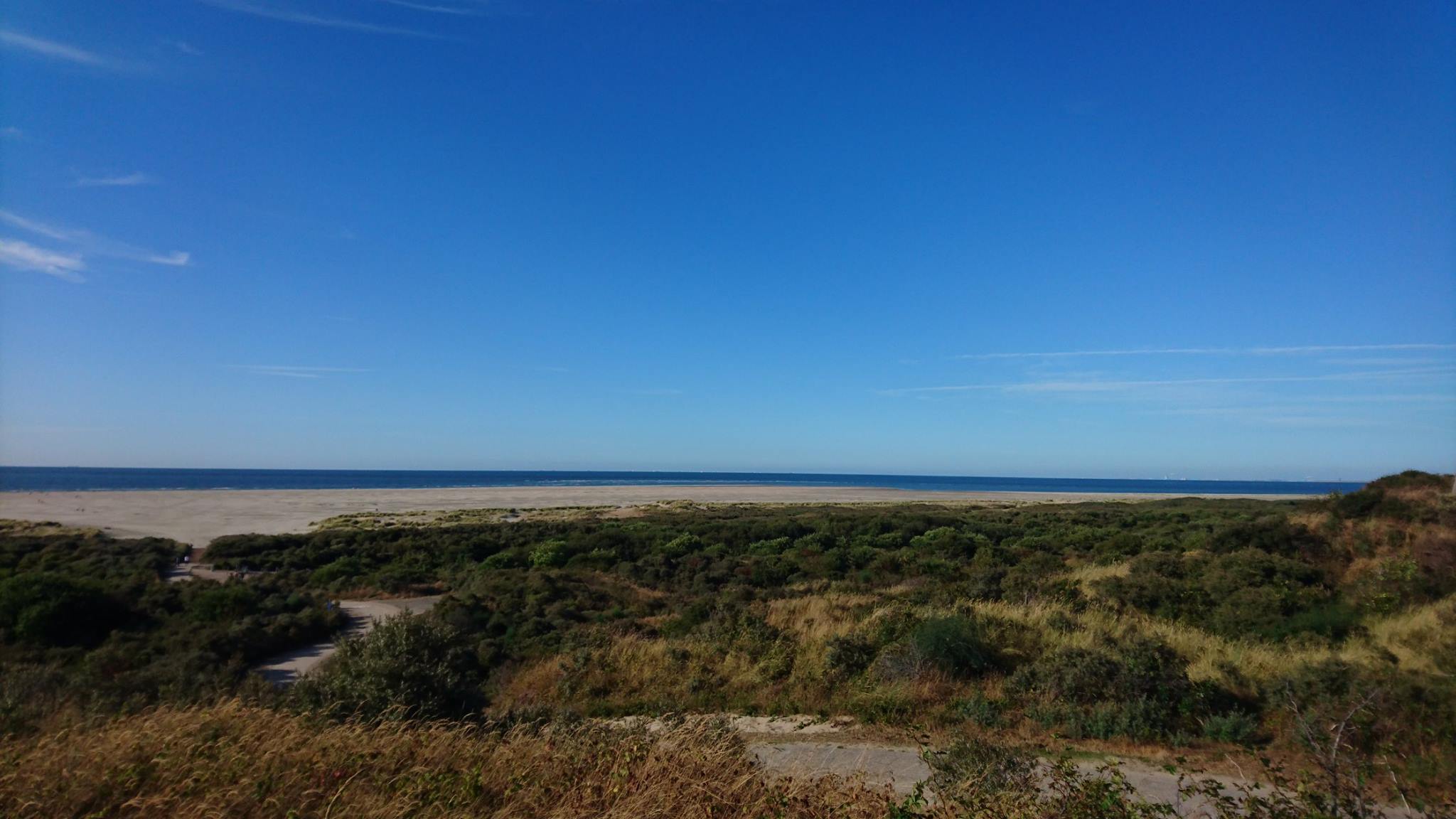 Prachtig uitzicht vanuit de hoge duinen bij Nieuw-Haamstede.