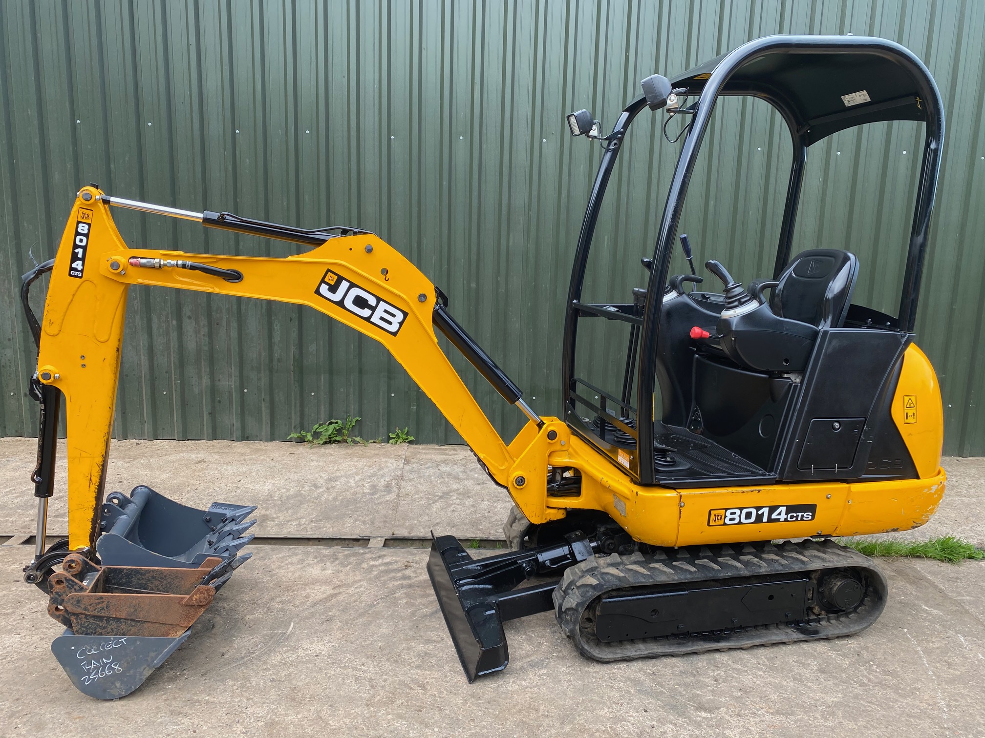 Used mini diggers for sale