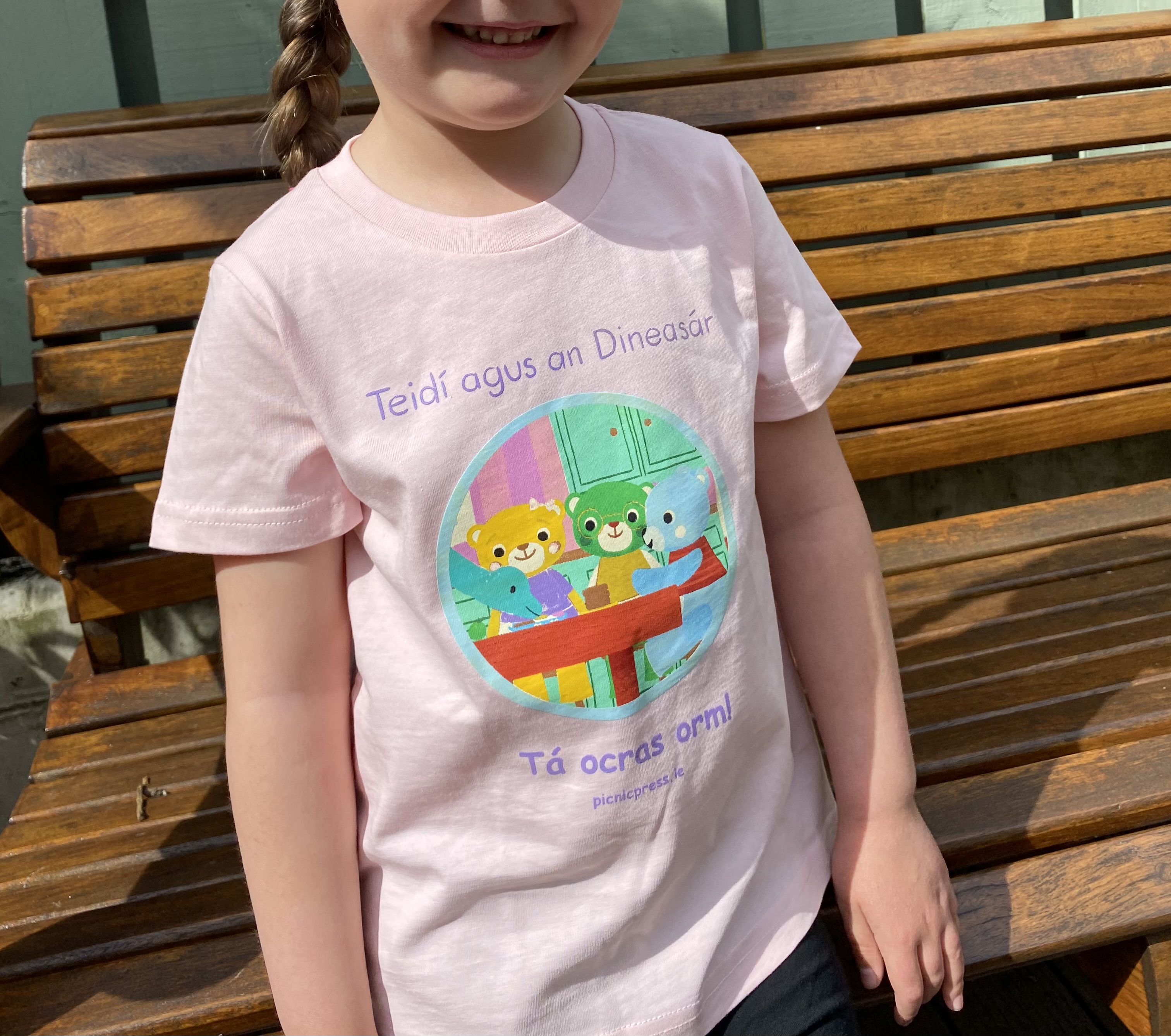 T-léine bándearg/pink t-shirt Dino age 5-6