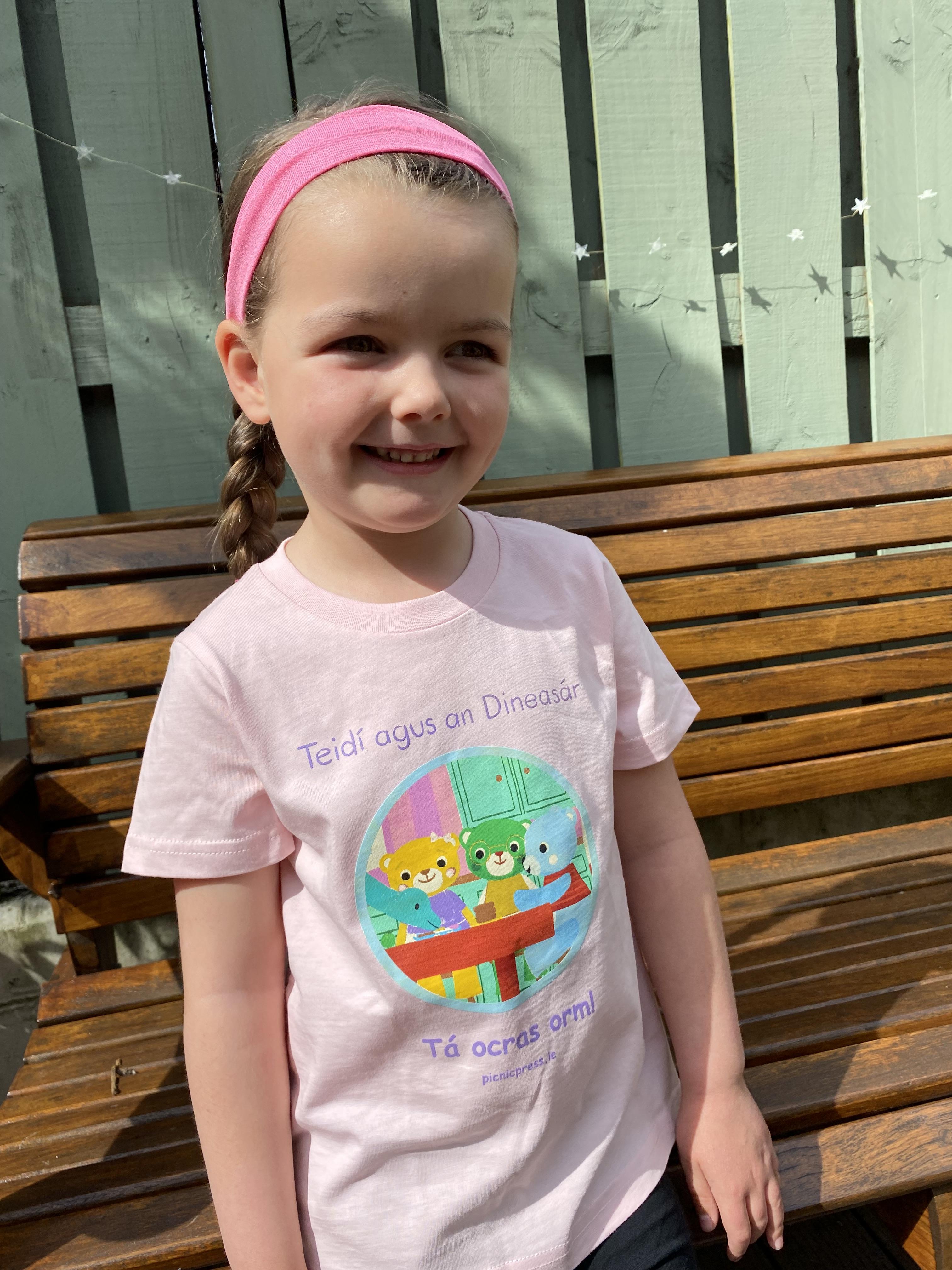 T-léine bándearg/pink t-shirt Dino age 7-8