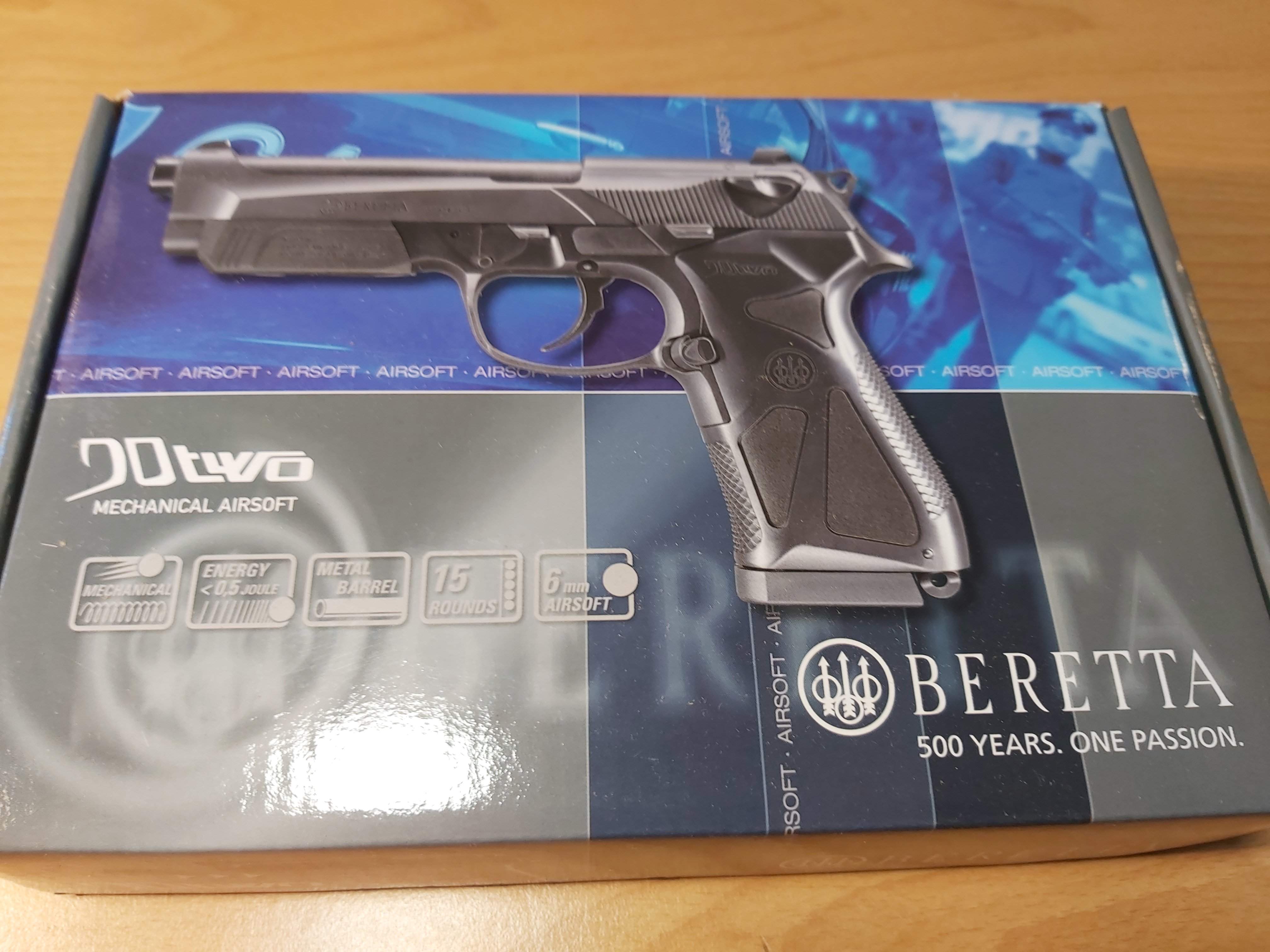 Beretta 90two, pistool met veer, Prijs 39€