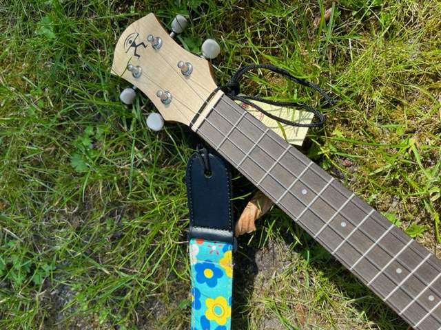Hippie draagband ukulele