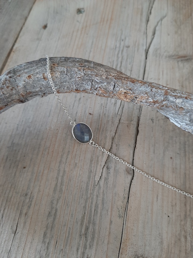 Sterling zilveren armband met een Labradoriet steen
