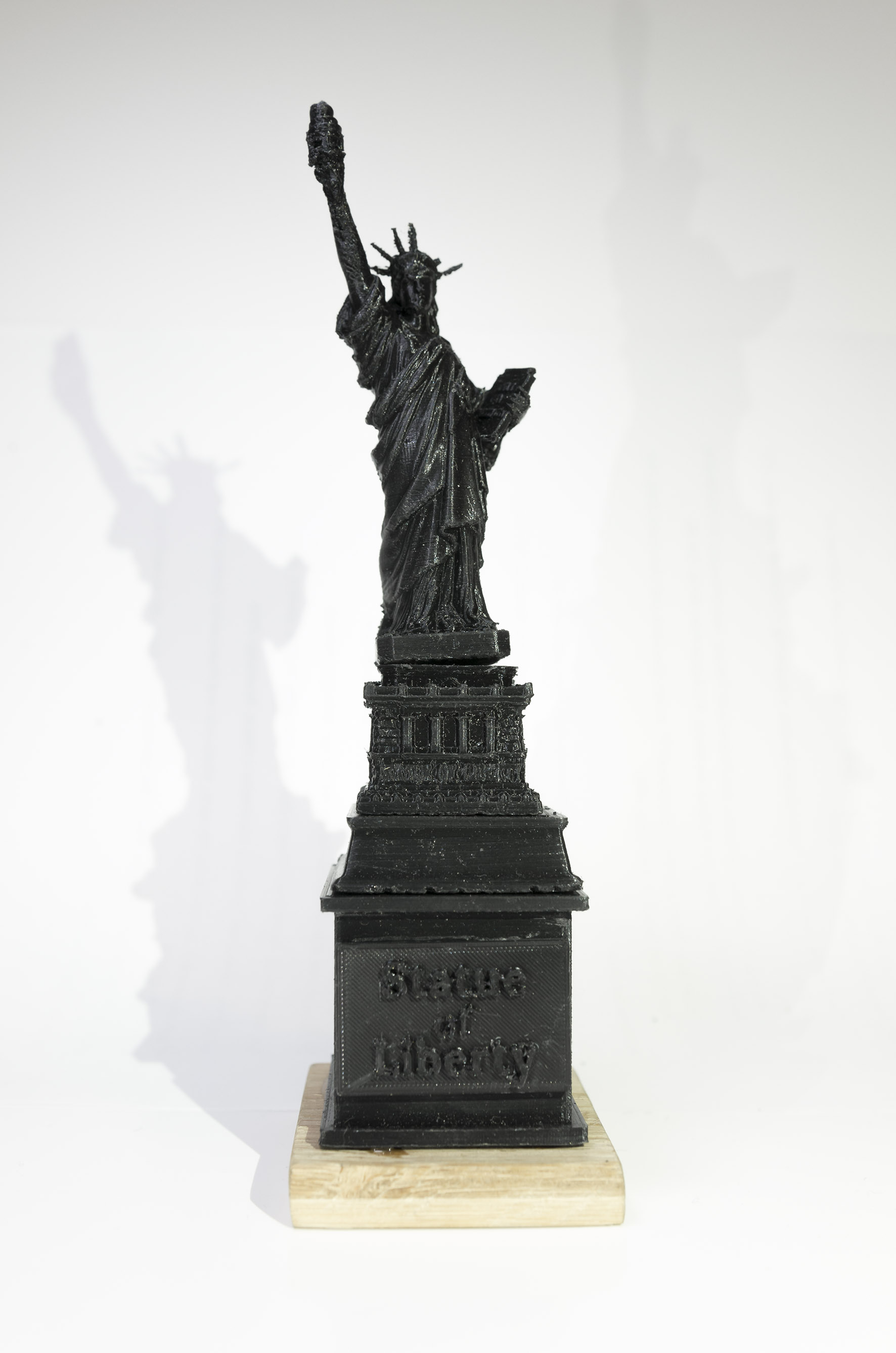 deface-a-statue: Statue of Liberty