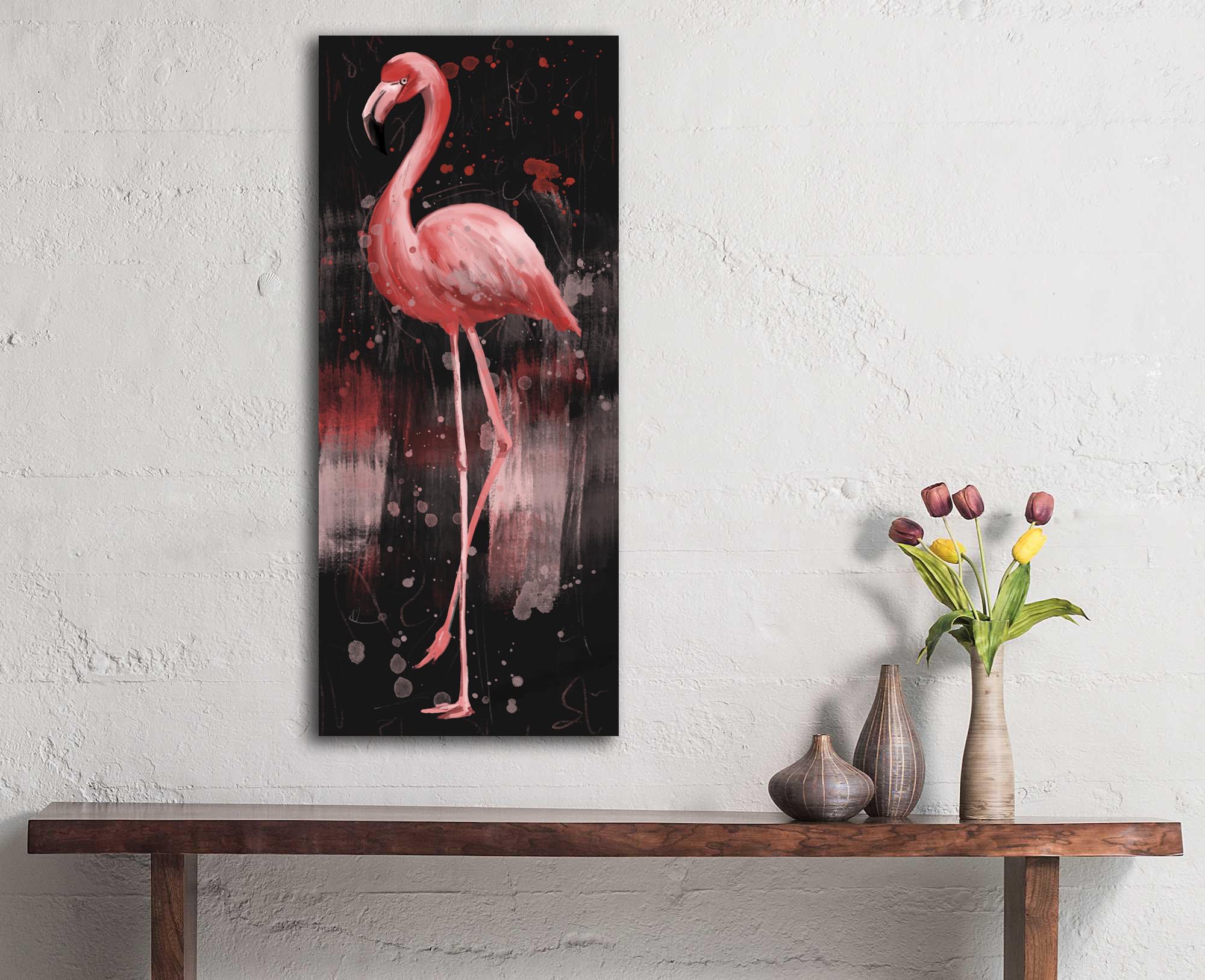 Flamingo met donkergrijze achtergrond