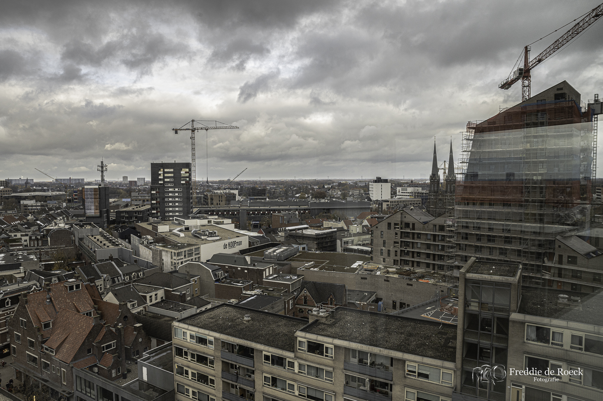 Skyline _  Stadhuis Tilburg  _  Foto _ Freddie de Roeck  _  19 nov 2021 _ -13jpg