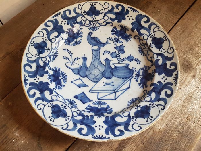 Typisch Te voet kast Delfts blauw verkopen: schatting en aankoop van uw delfts aardewerk
