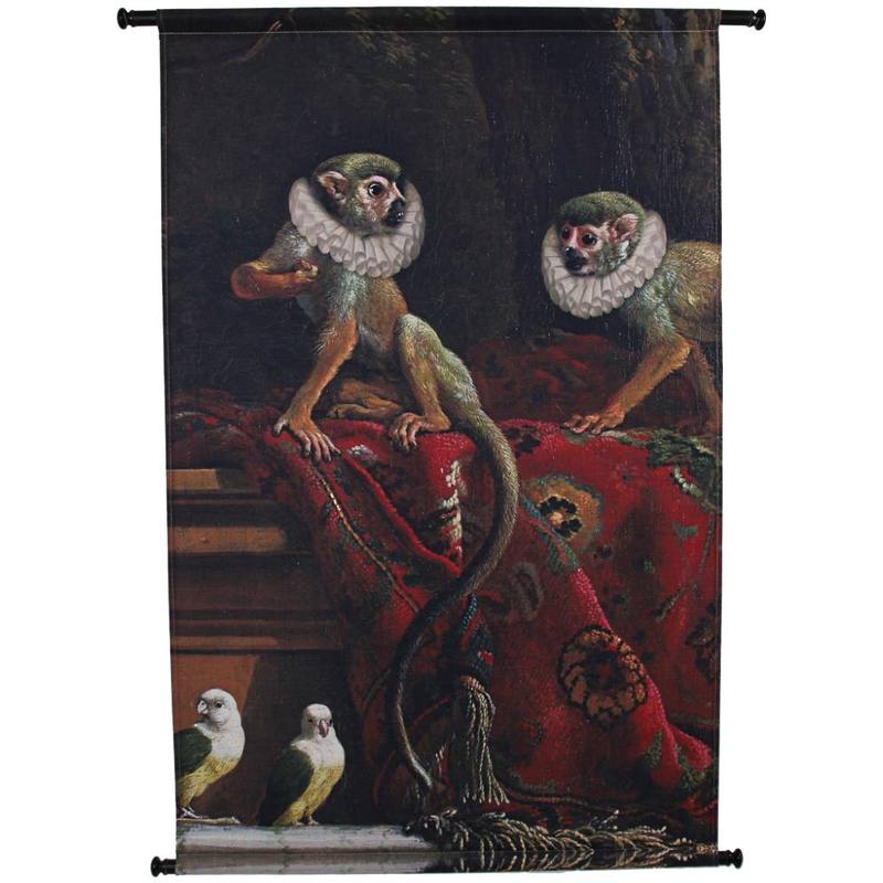 Velvet wandpaneel, Two monkey on a red karpet