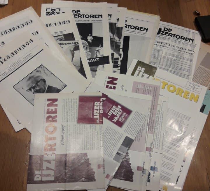 propagandablad de ijzertoren van tussen 1985 tot 1998 / 30 nummers